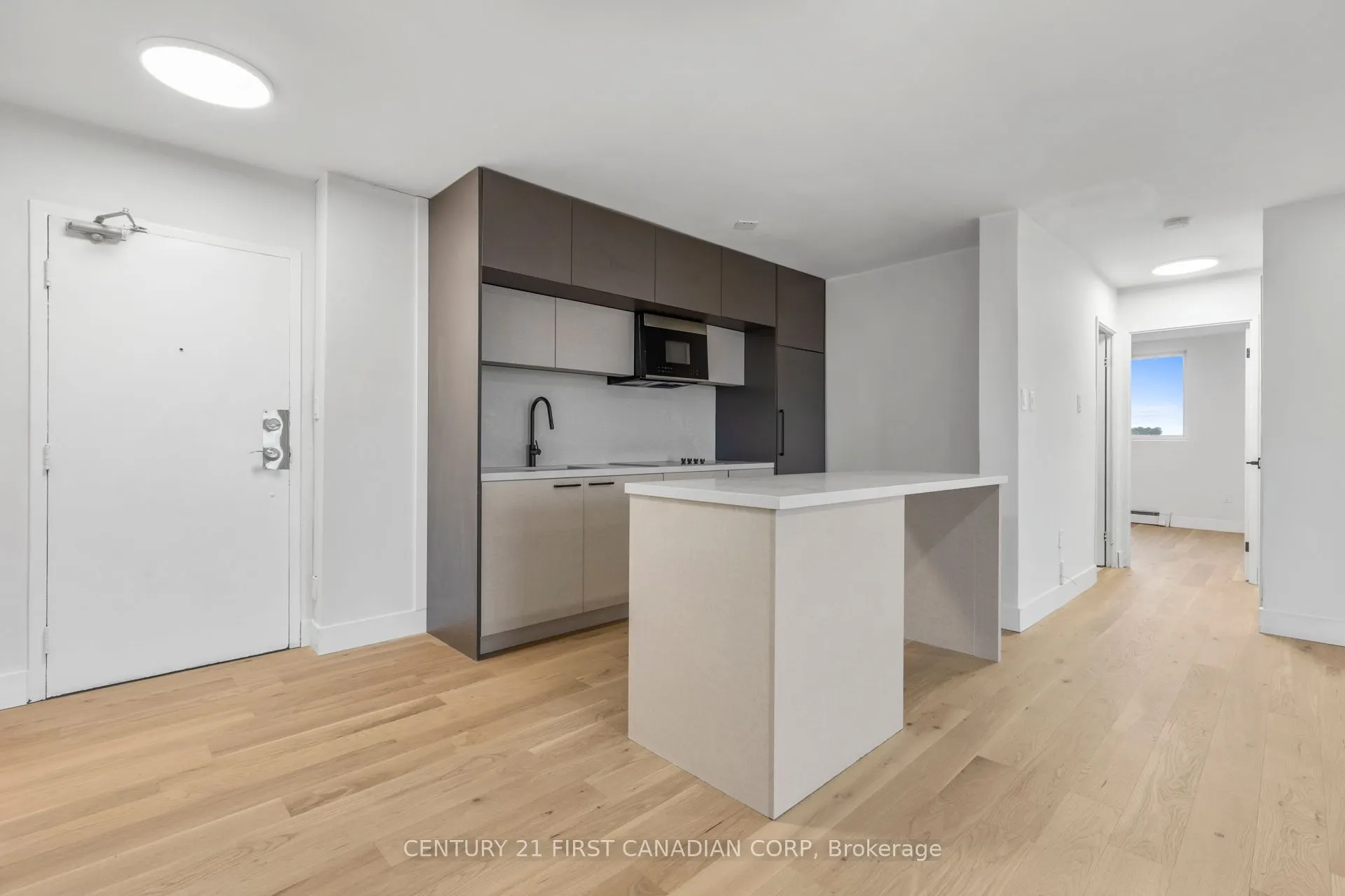 563 Mornington Avenue, #702