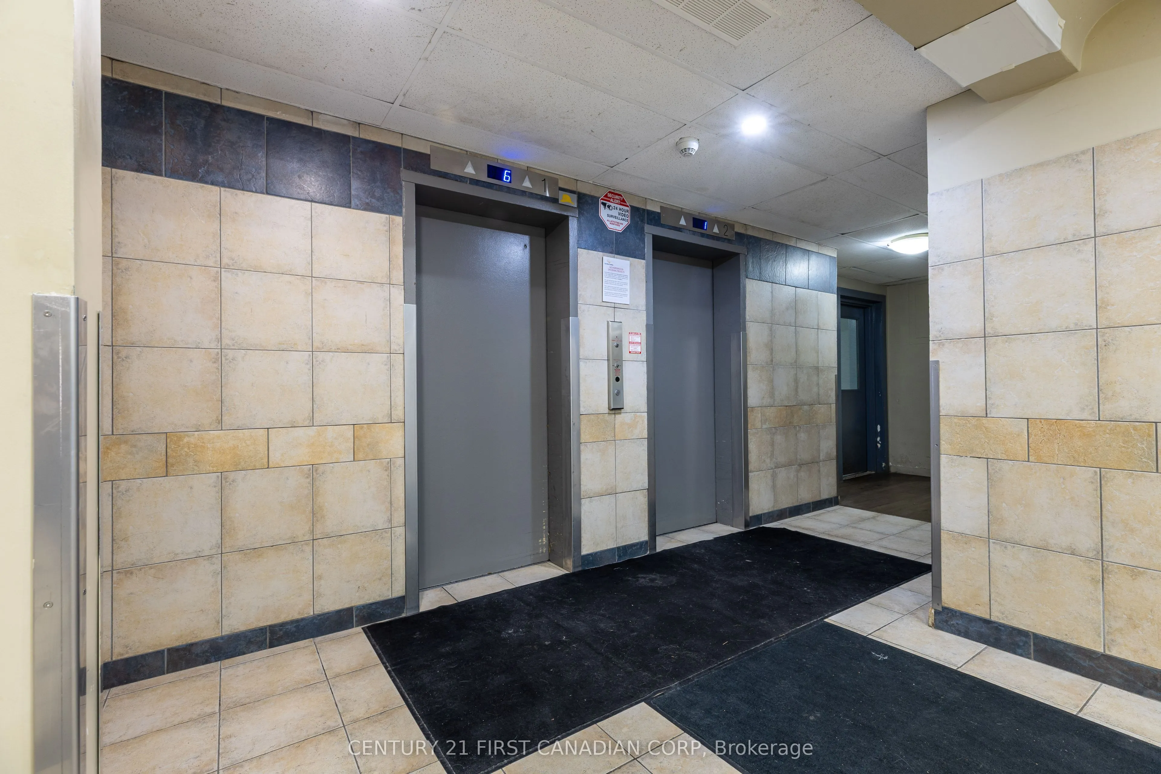 563 Mornington Avenue, #702