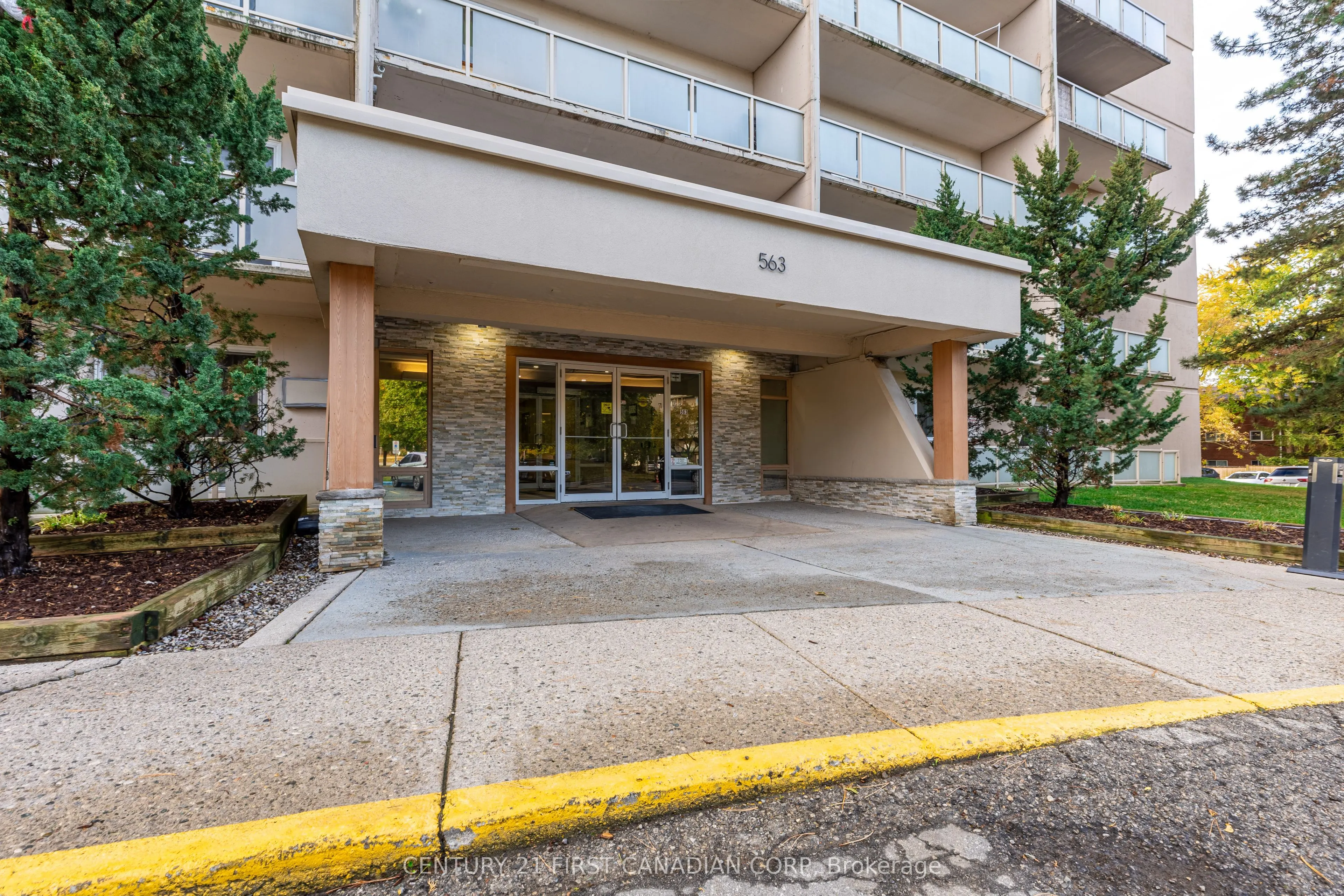 563 Mornington Avenue, #702