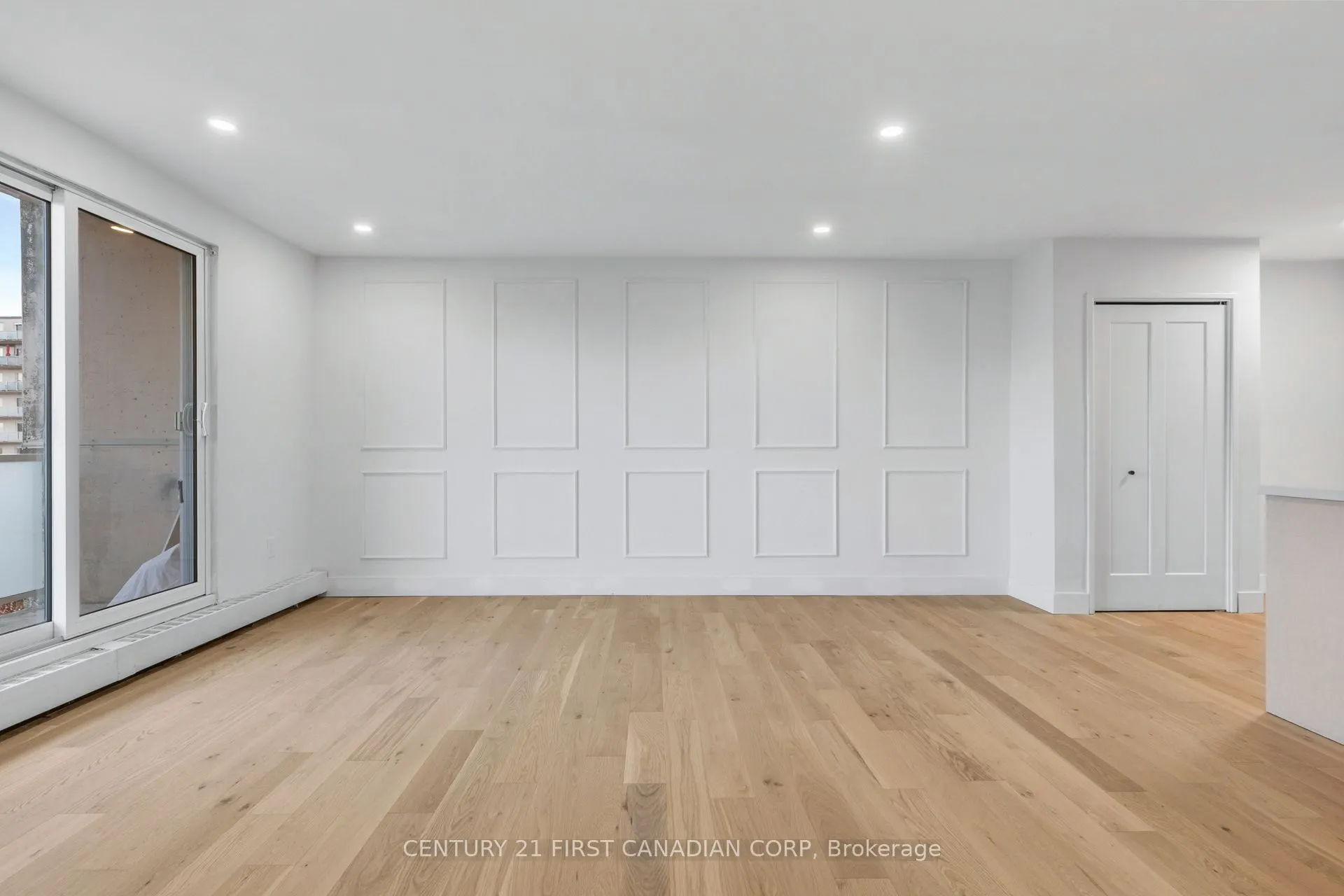 563 Mornington Avenue, #702