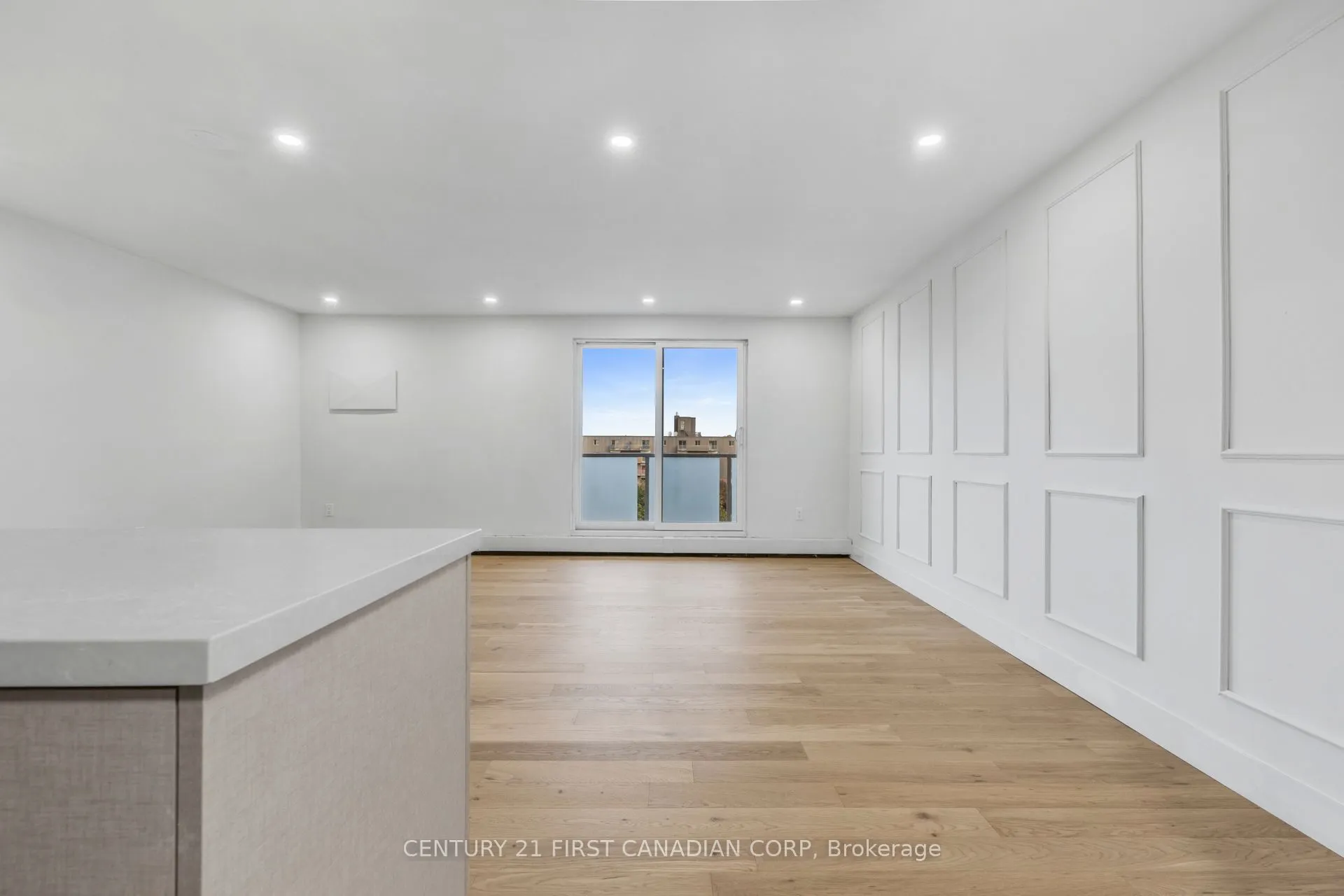 563 Mornington Avenue, #702