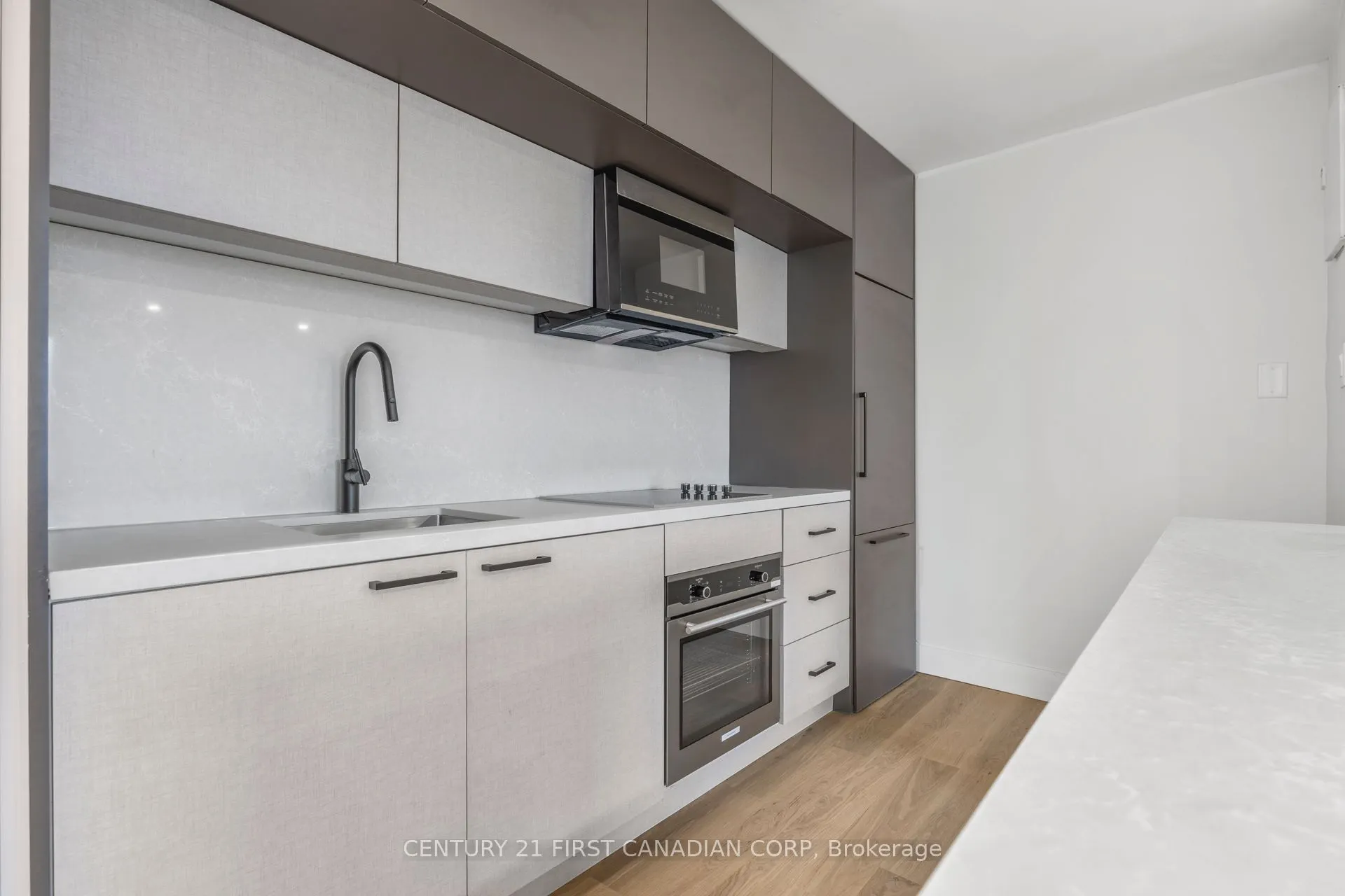 563 Mornington Avenue, #702