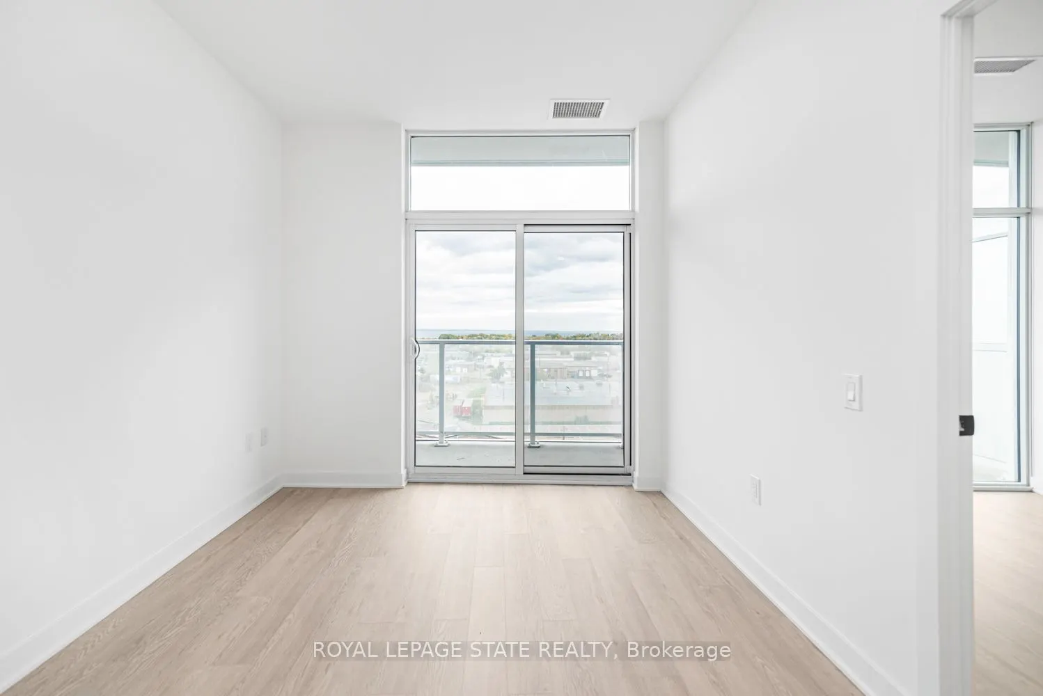 2782 Barton Street E, #813
