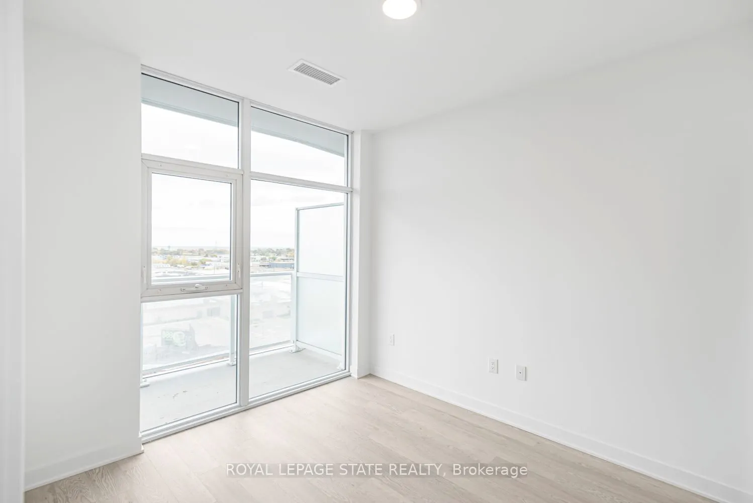 2782 Barton Street E, #813