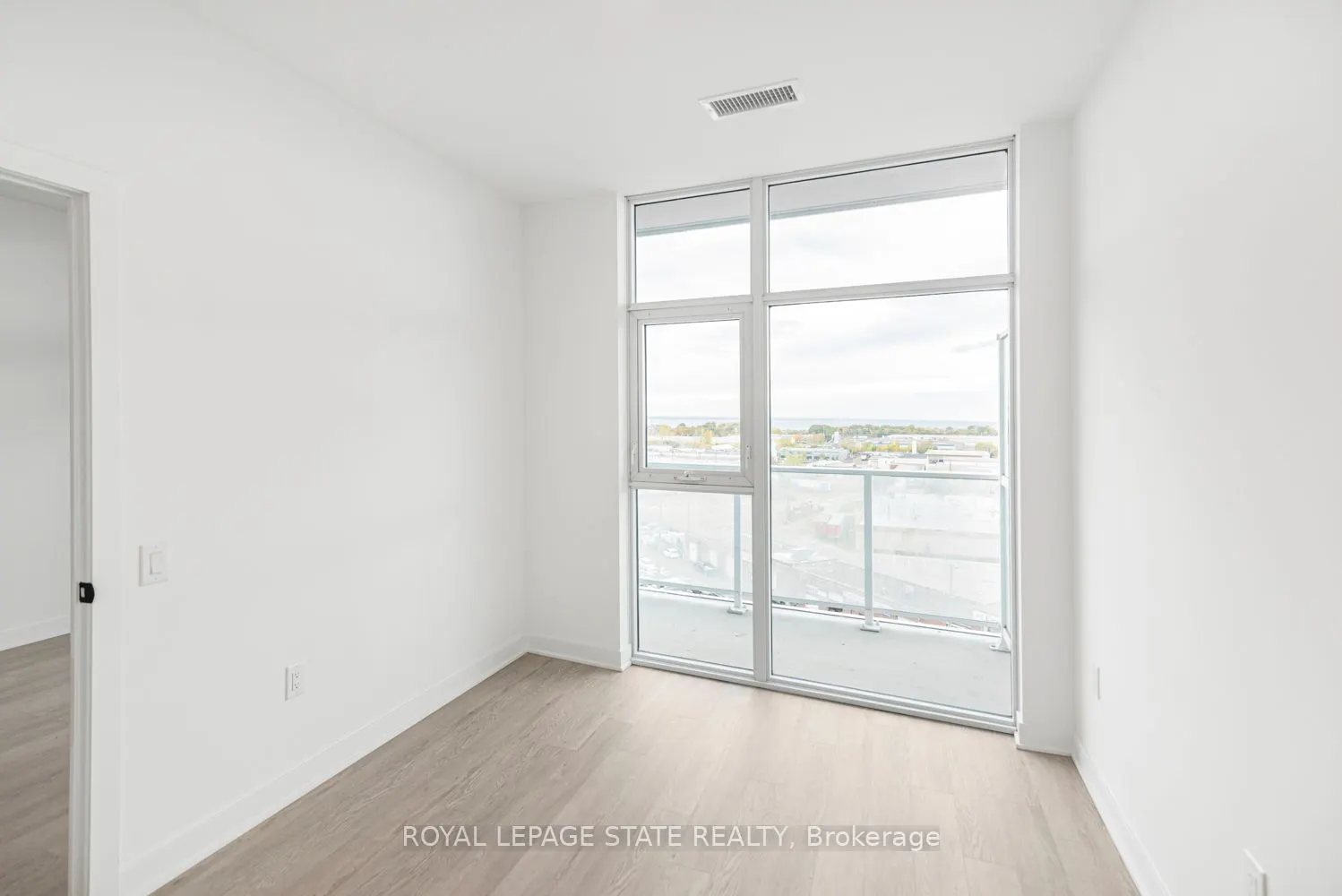 2782 Barton Street E, #813