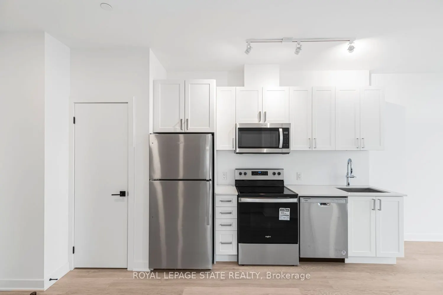 2782 Barton Street E, #813