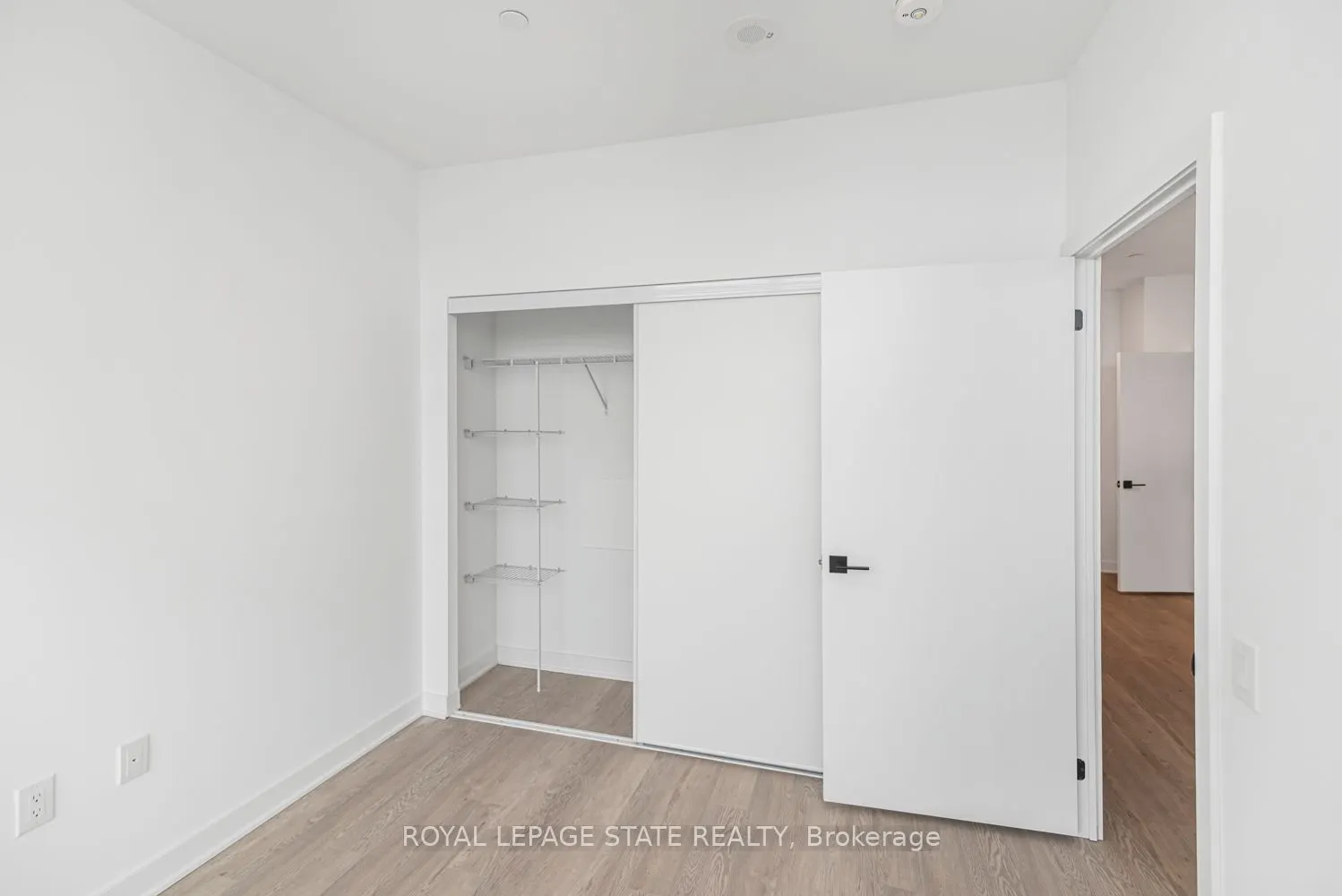 2782 Barton Street E, #813