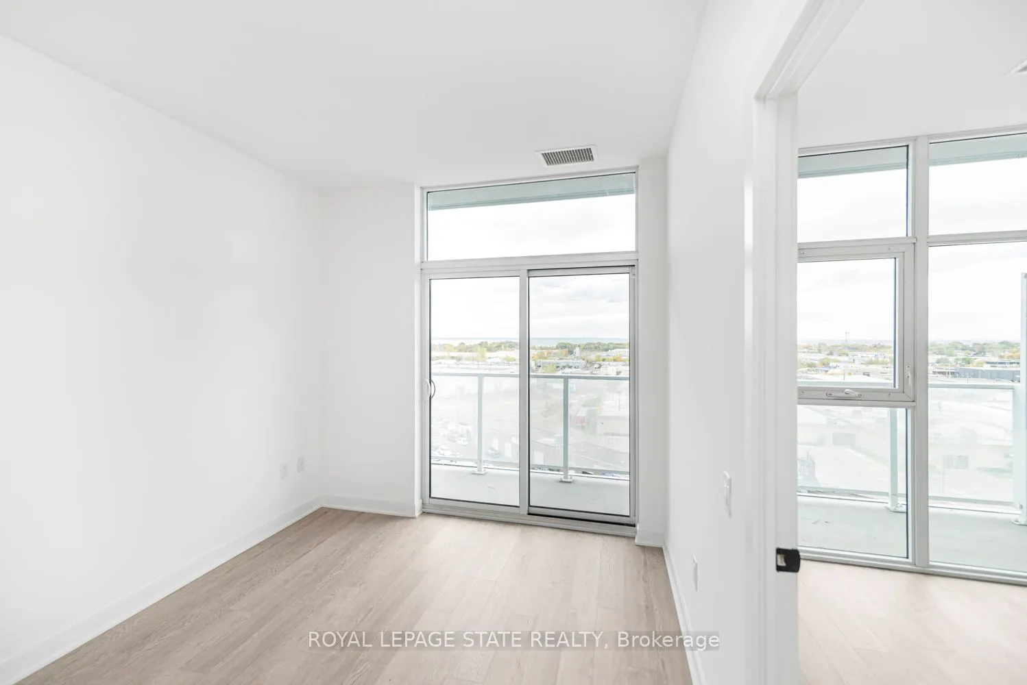 2782 Barton Street E, #813