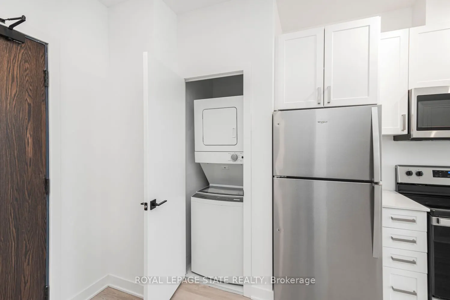 2782 Barton Street E, #813