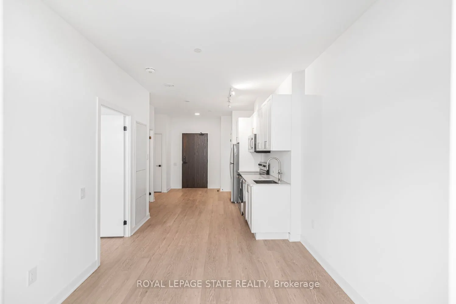 2782 Barton Street E, #813
