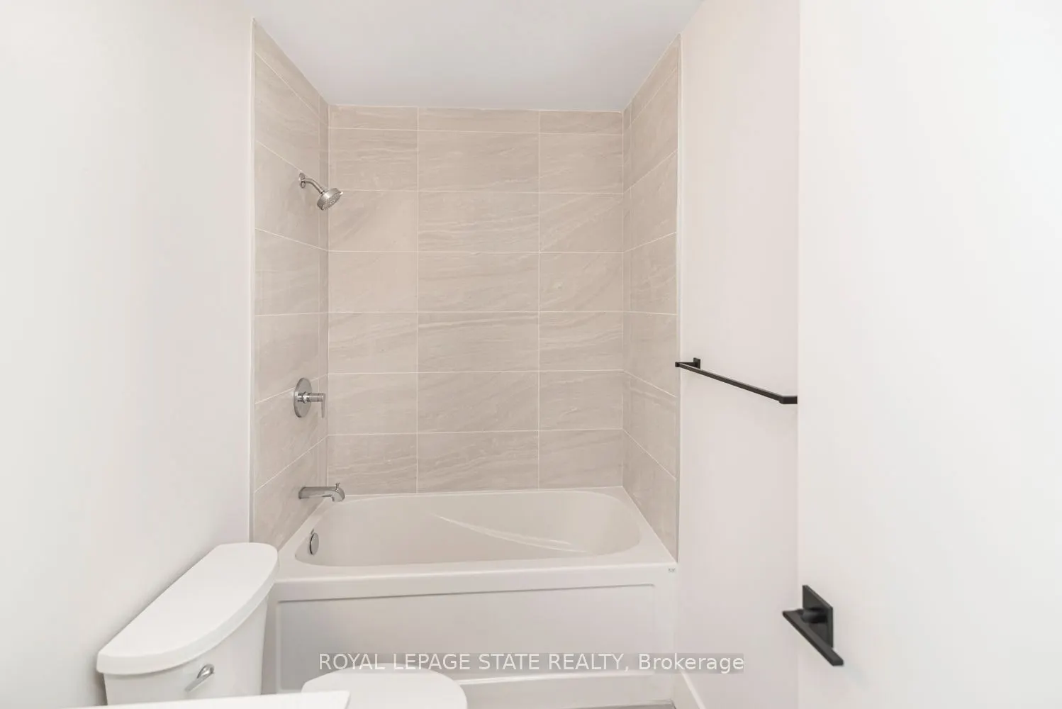 2782 Barton Street E, #813