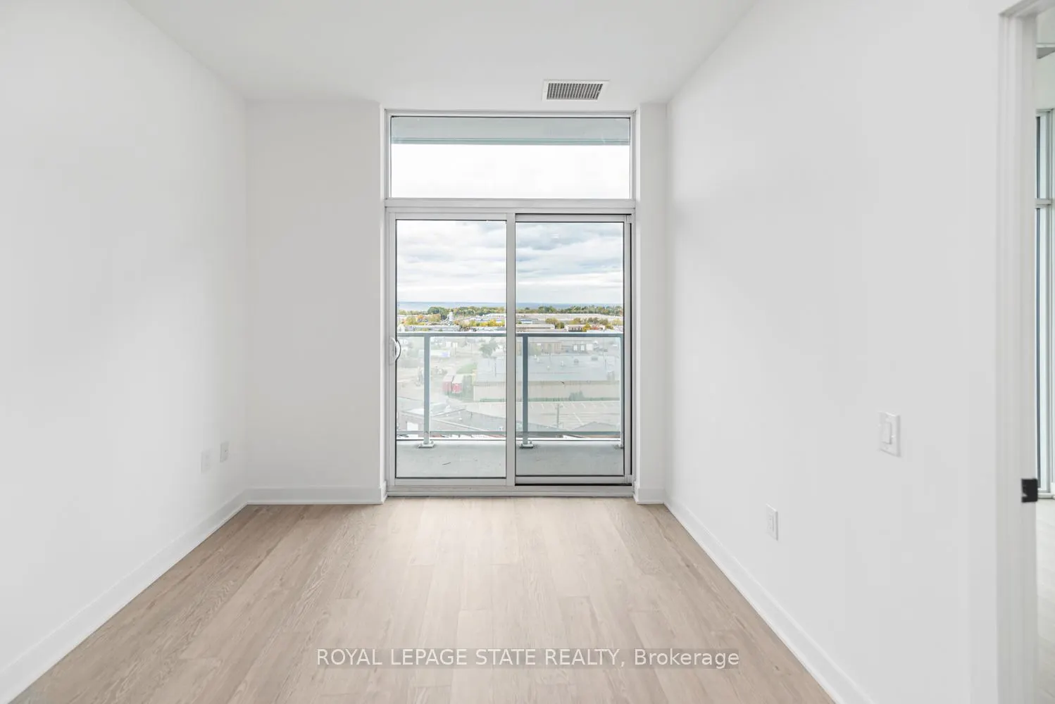 2782 Barton Street E, #813
