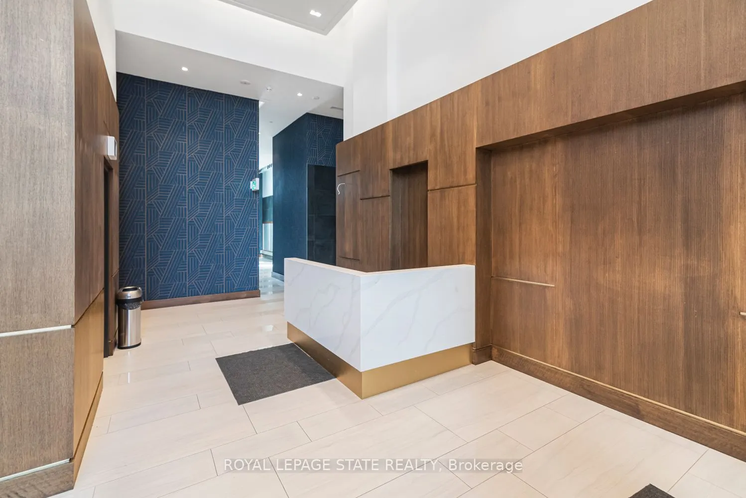 2782 Barton Street E, #813