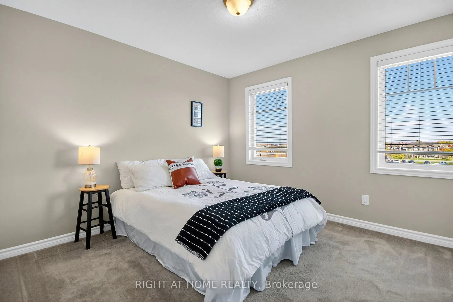 91 Buffalograss Crescent