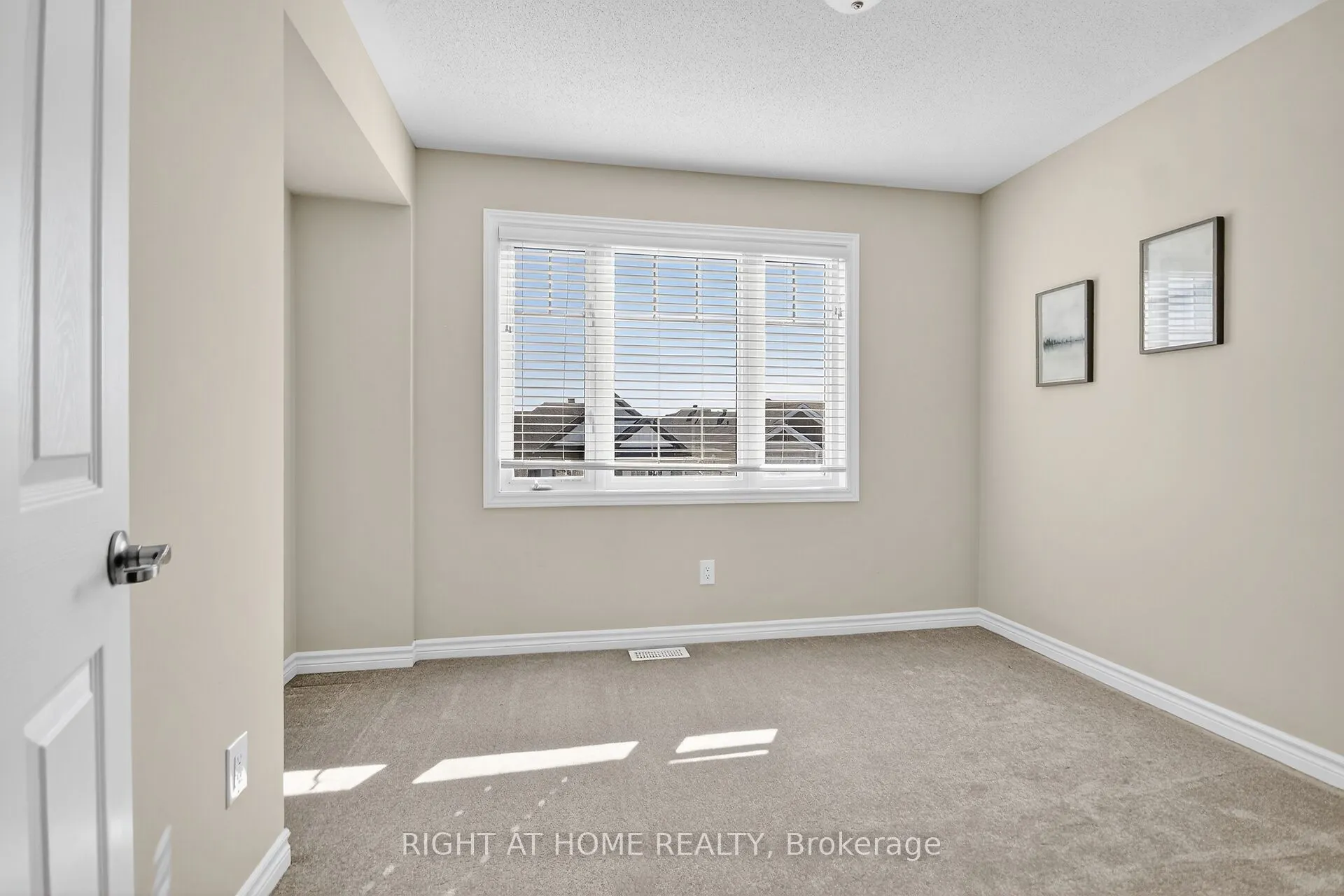 91 Buffalograss Crescent