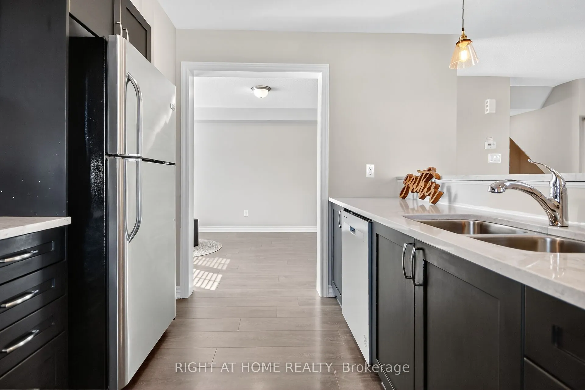91 Buffalograss Crescent
