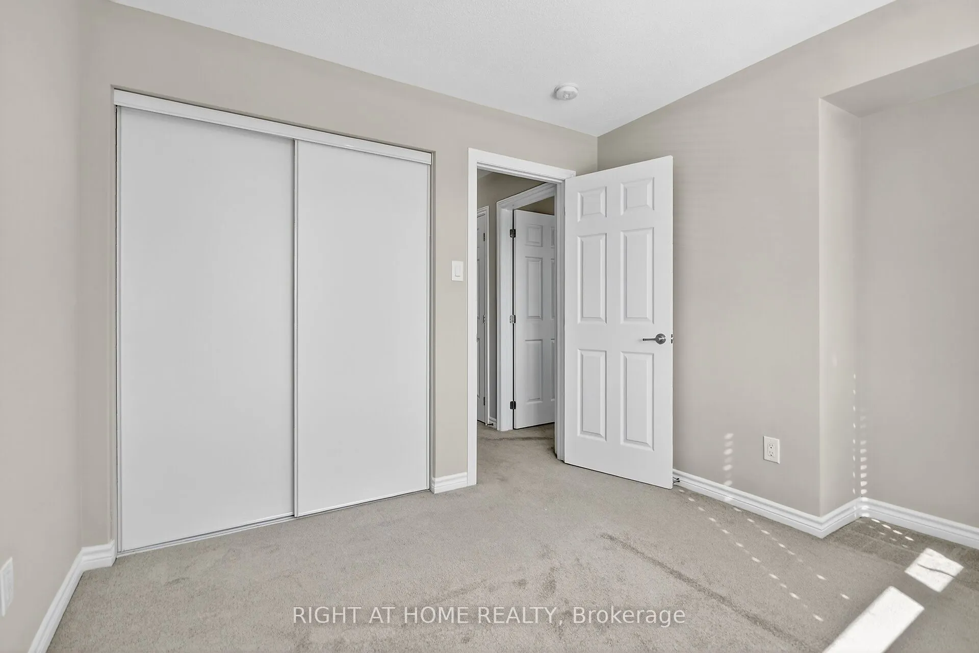 91 Buffalograss Crescent