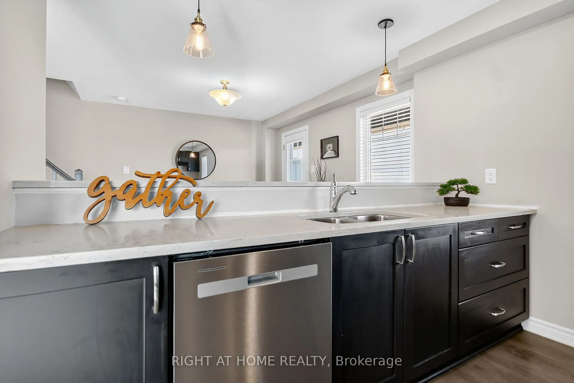 91 Buffalograss Crescent