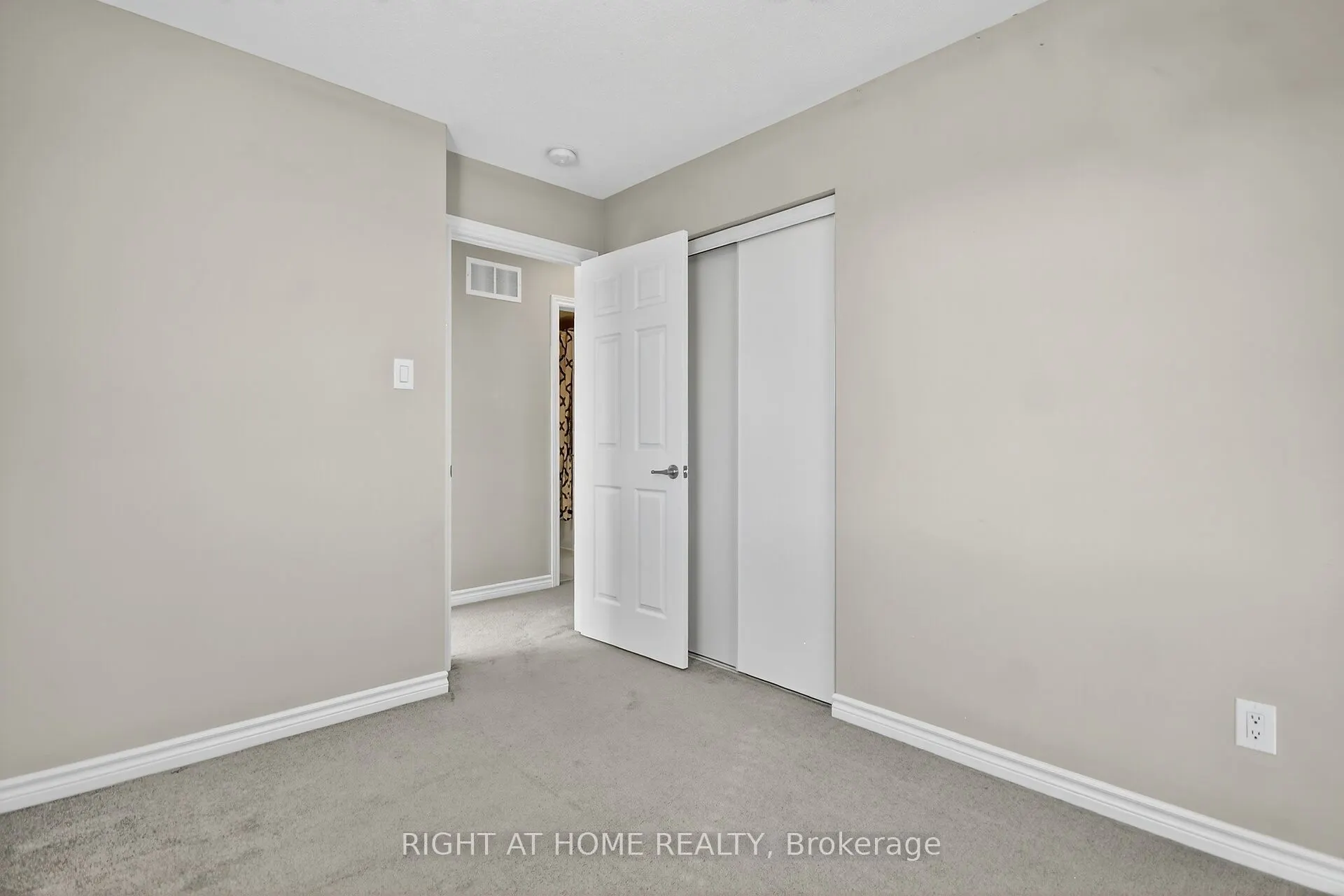 91 Buffalograss Crescent