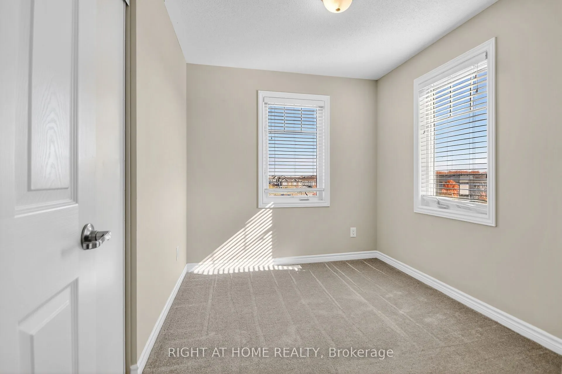 91 Buffalograss Crescent