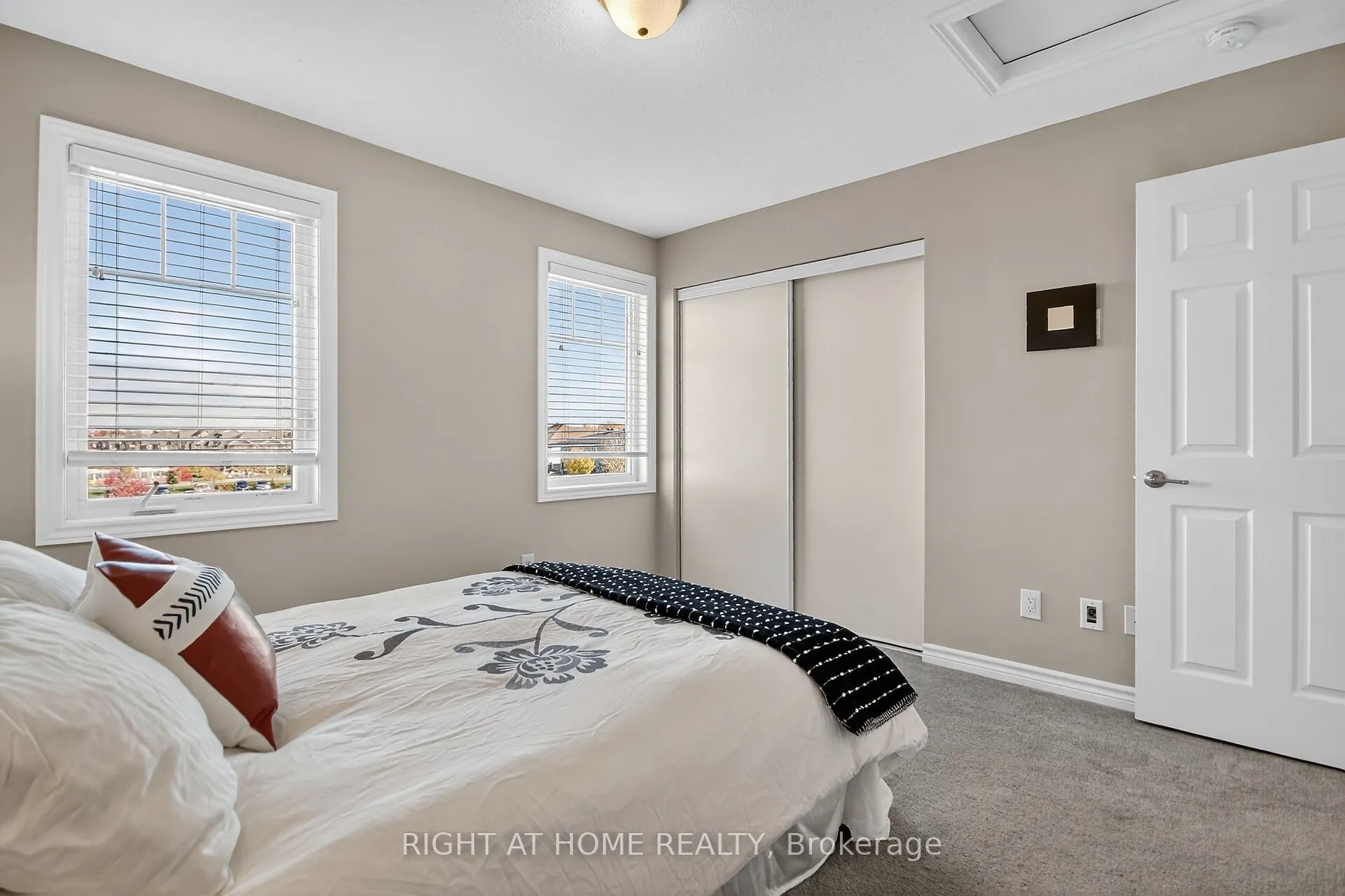 91 Buffalograss Crescent