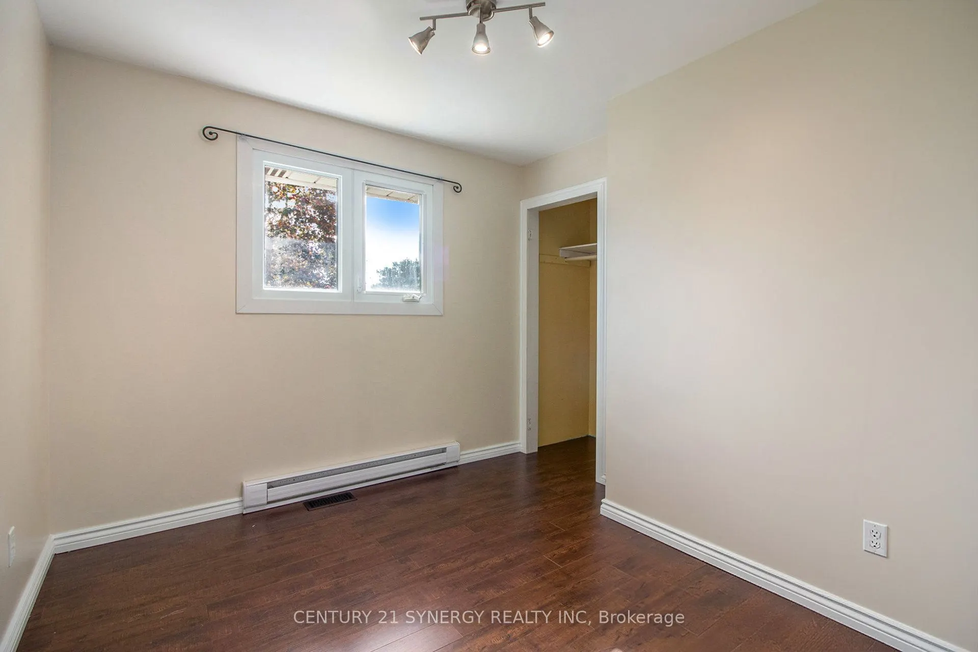 1321 Route 500 Route W