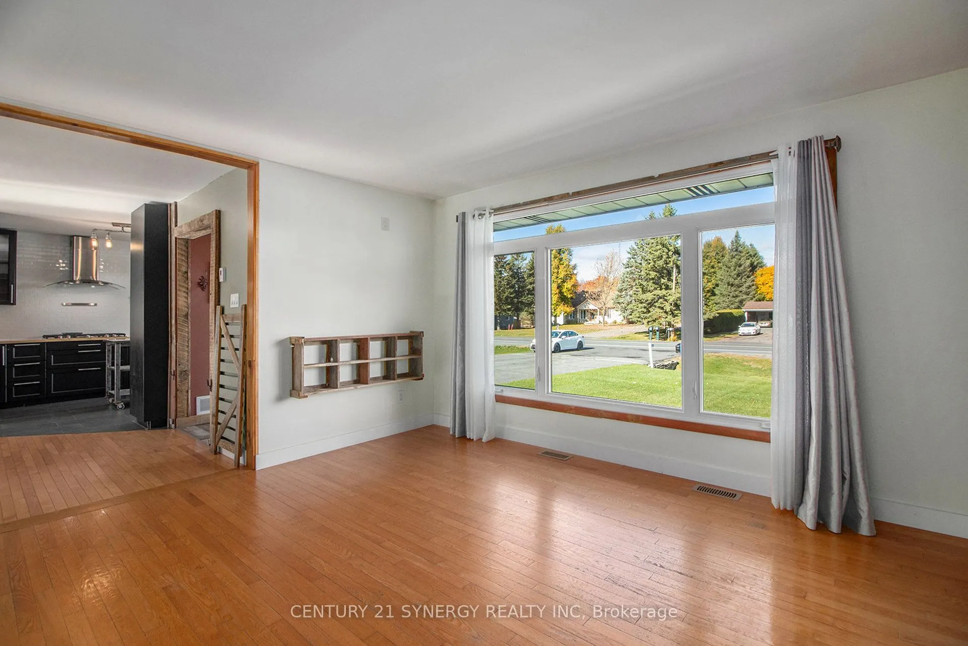 1321 Route 500 Route W