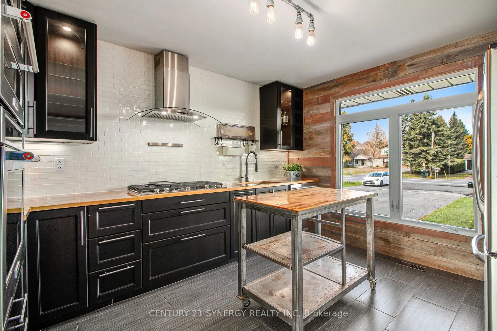 1321 Route 500 Route W