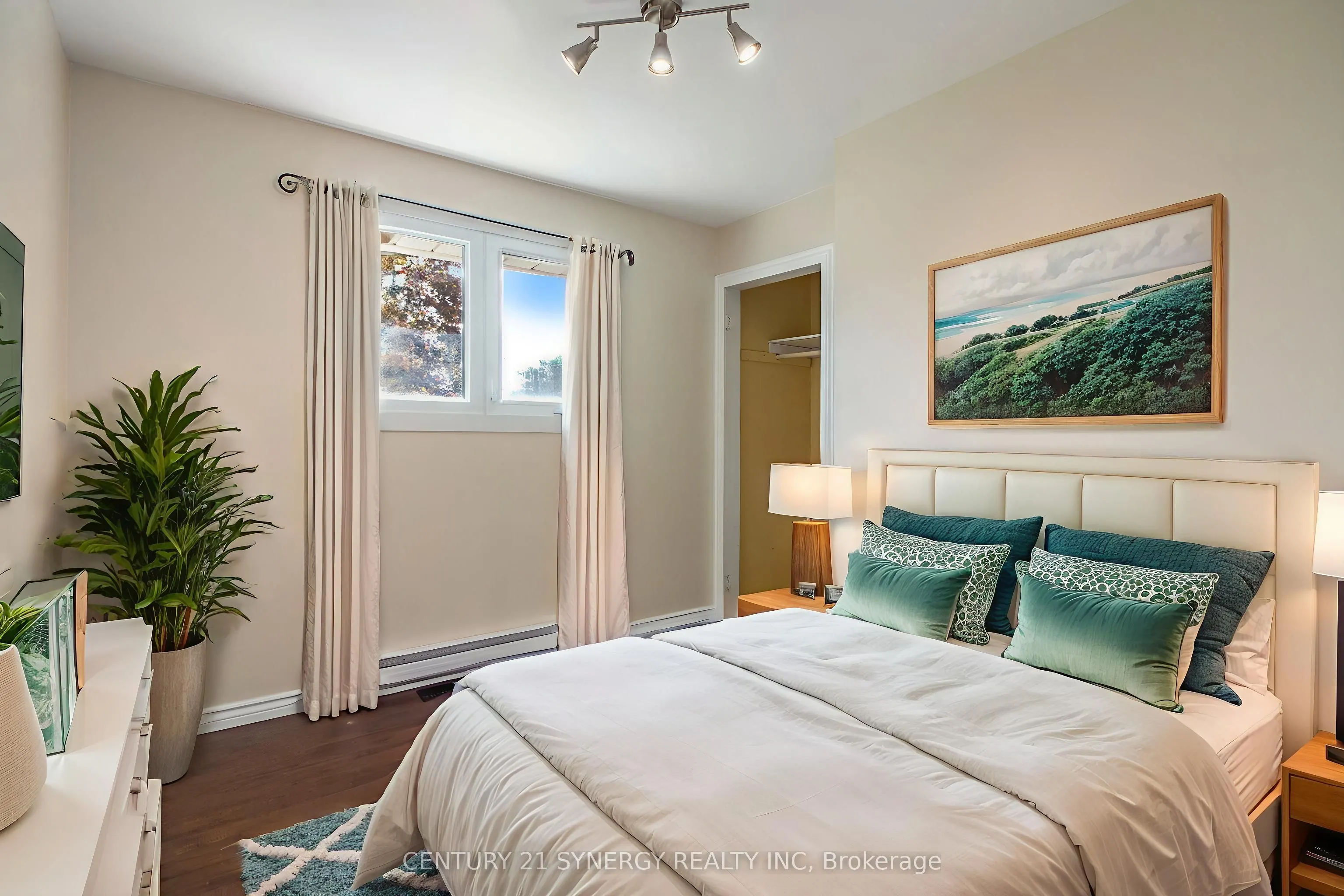 1321 Route 500 Route W