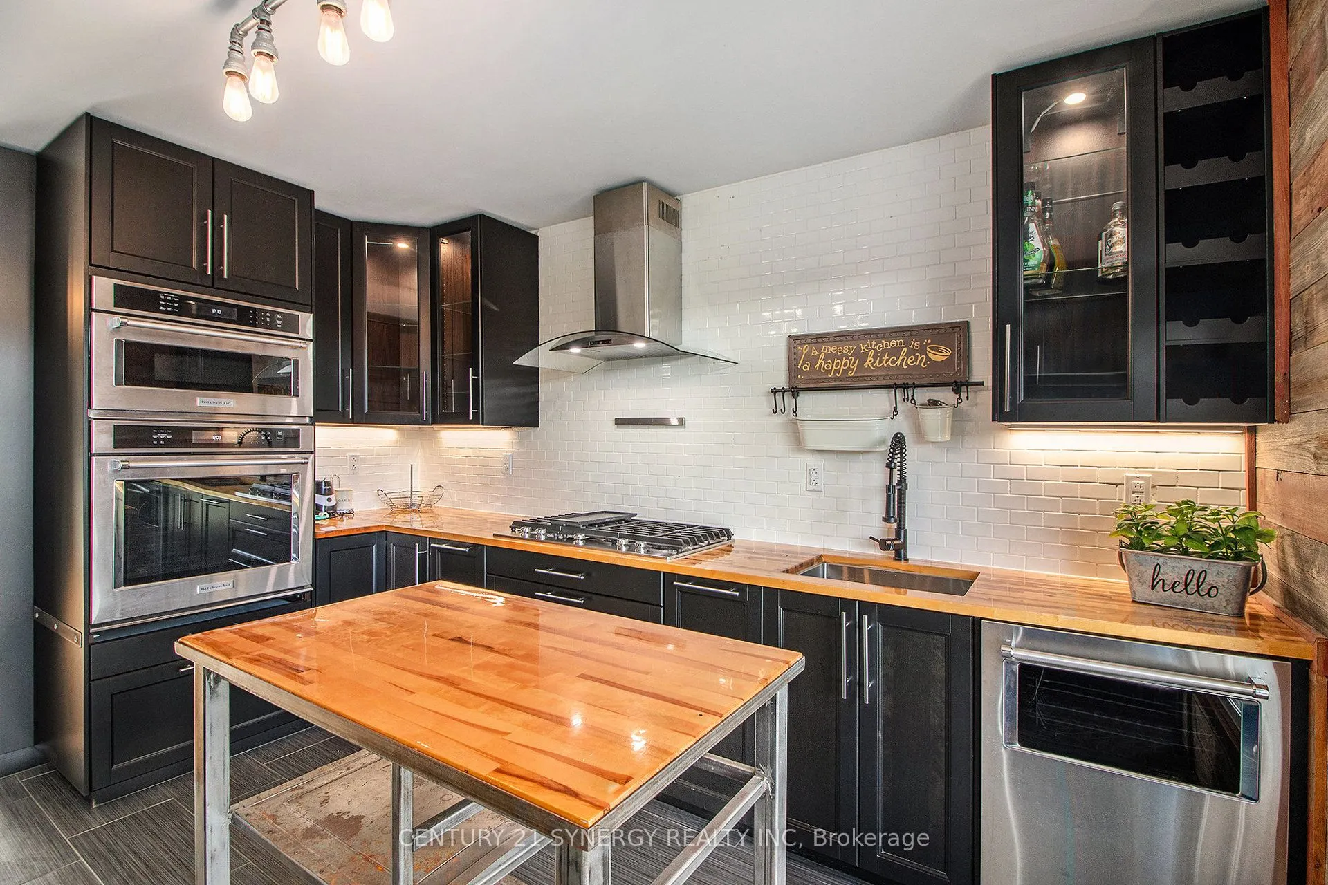 1321 Route 500 Route W