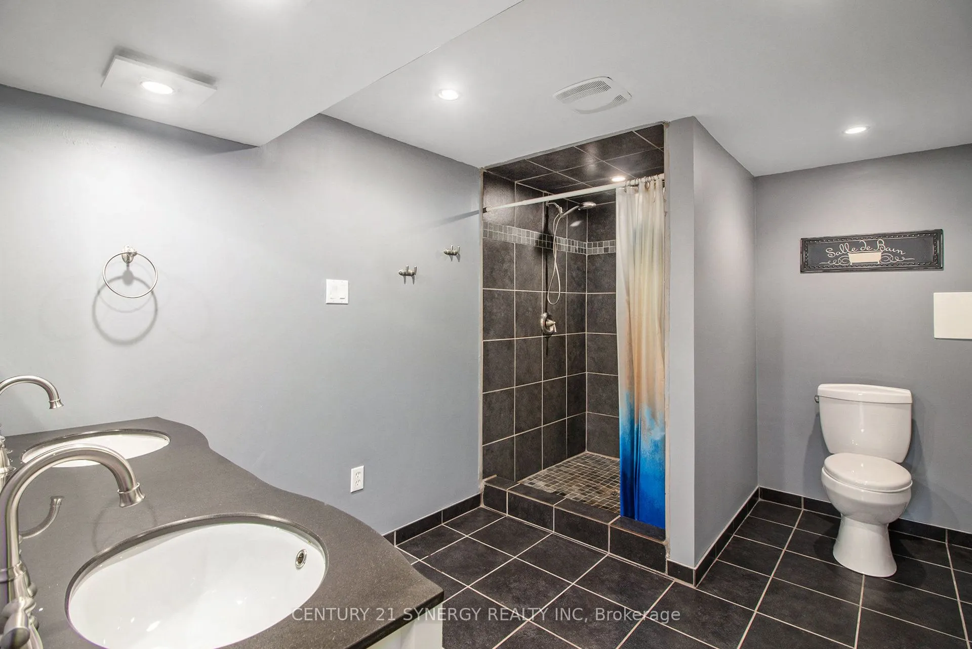 1321 Route 500 Route W