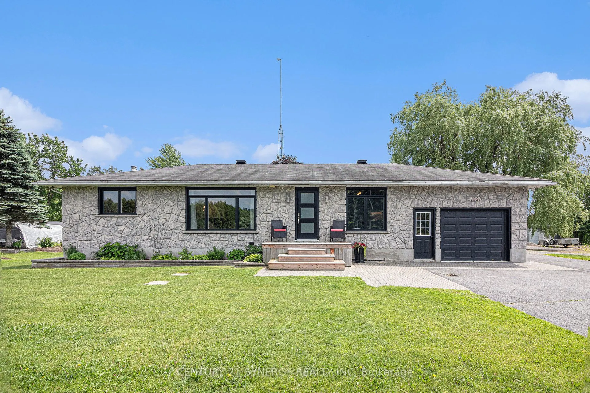 1321 Route 500 Route W