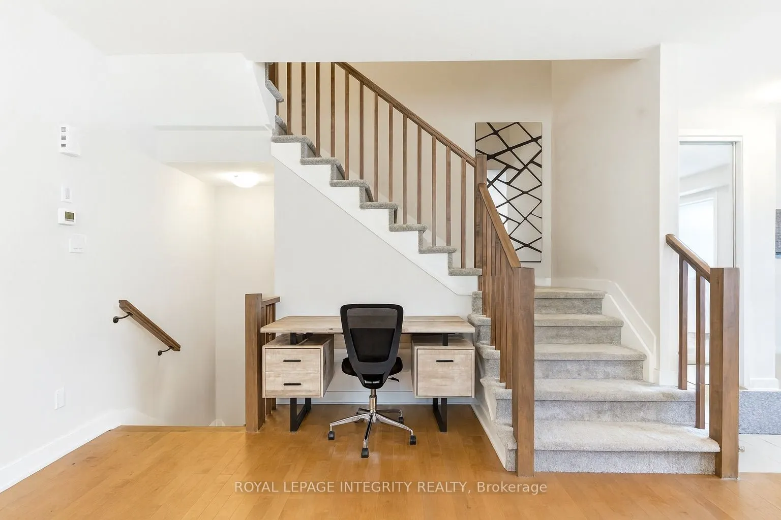820 Bascule Place