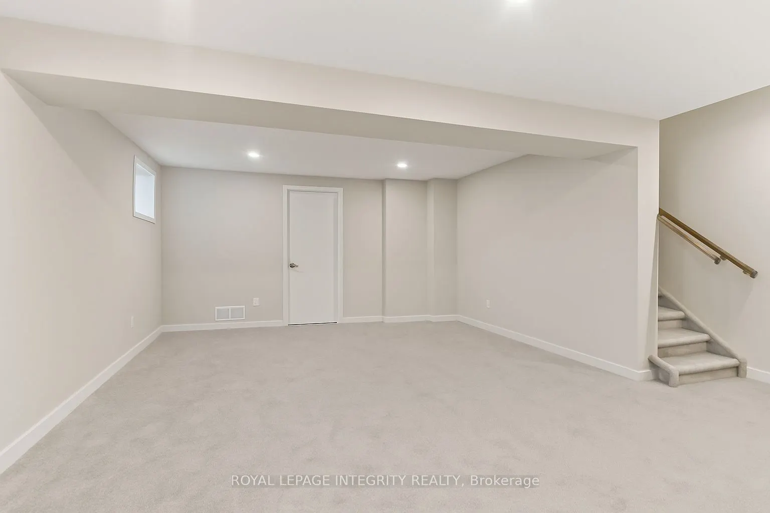 820 Bascule Place