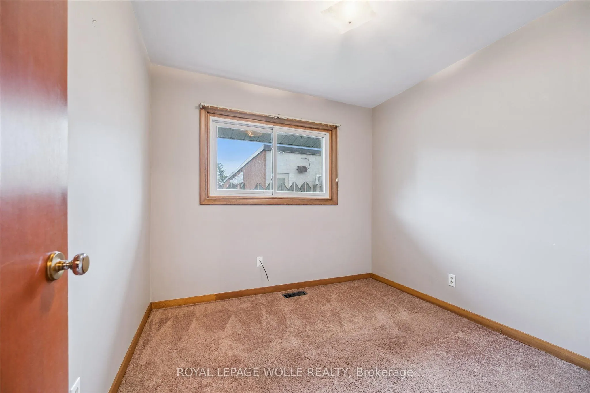 127 Chestnut Street S