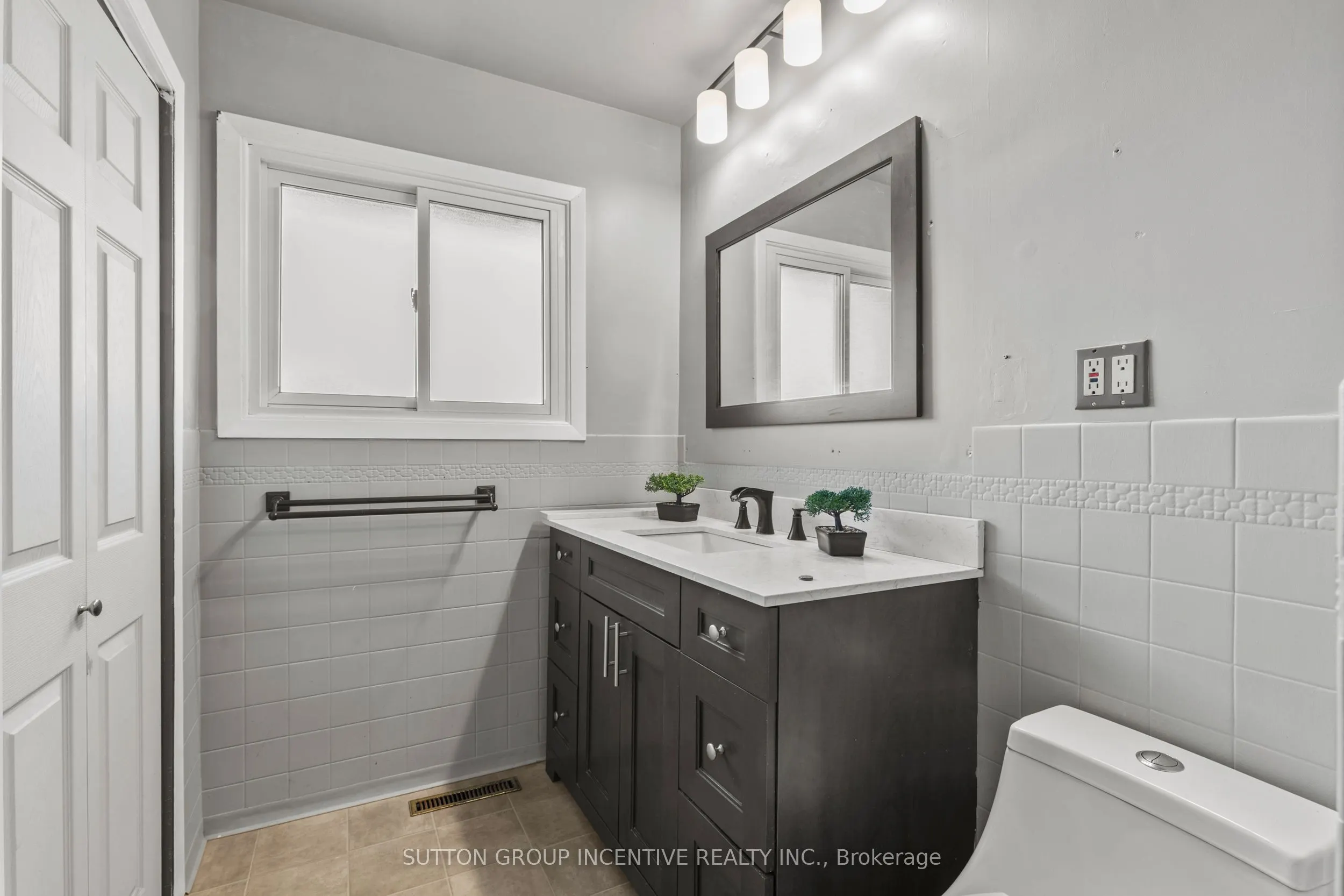 2 Hendershot Avenue