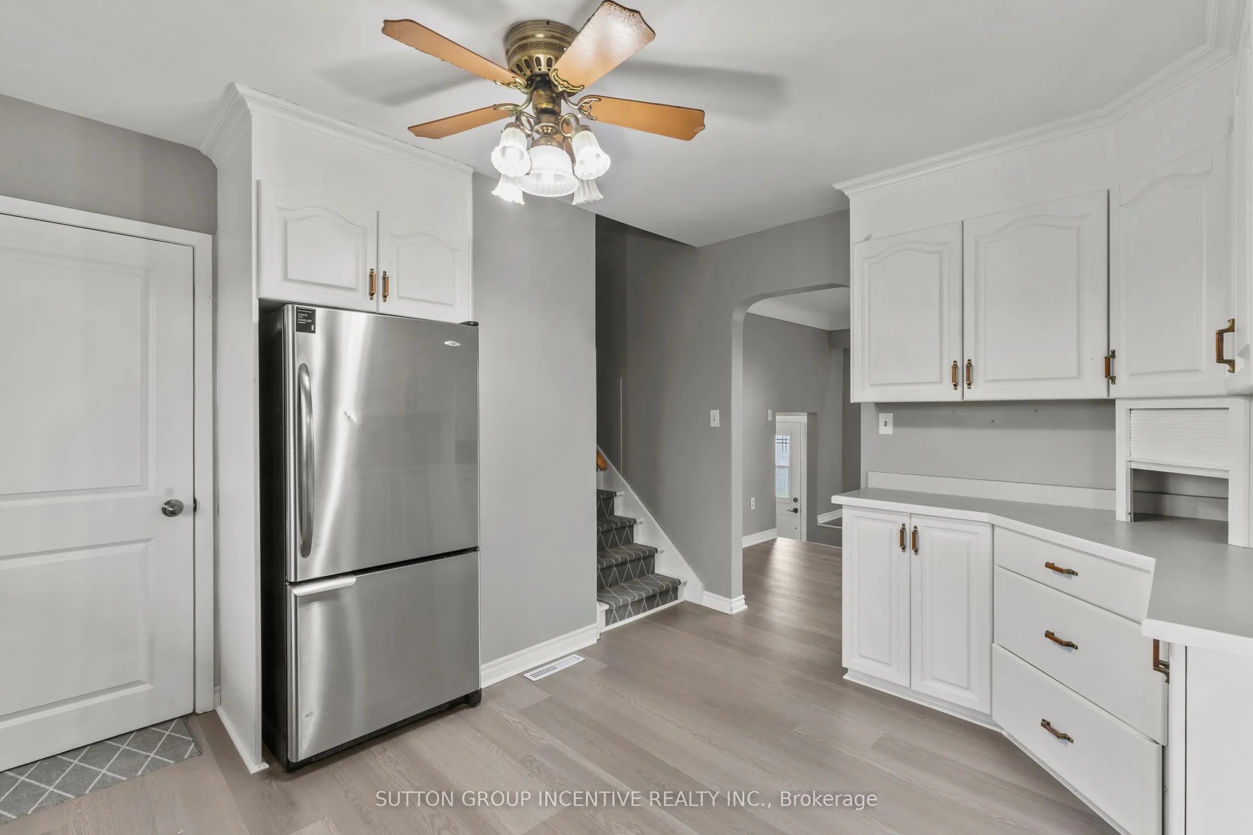 2 Hendershot Avenue