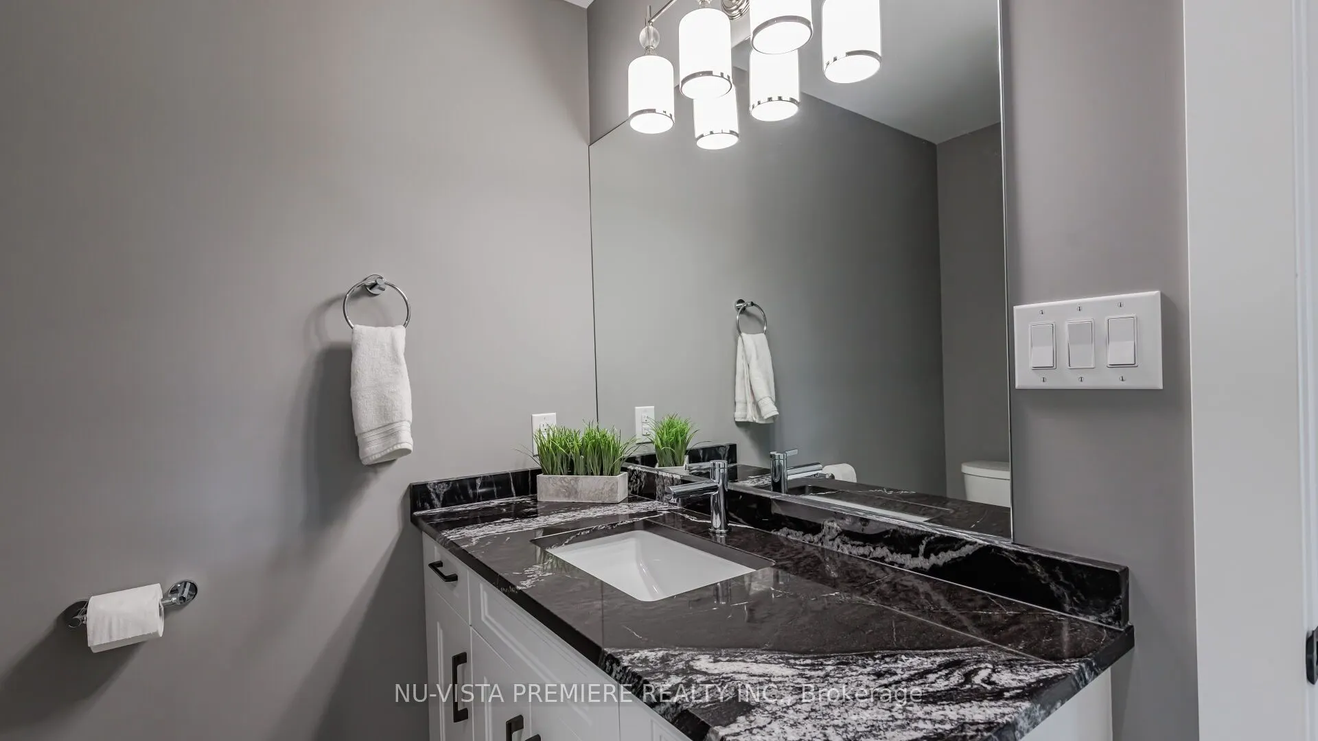 4079 Sugarmaple Crossing