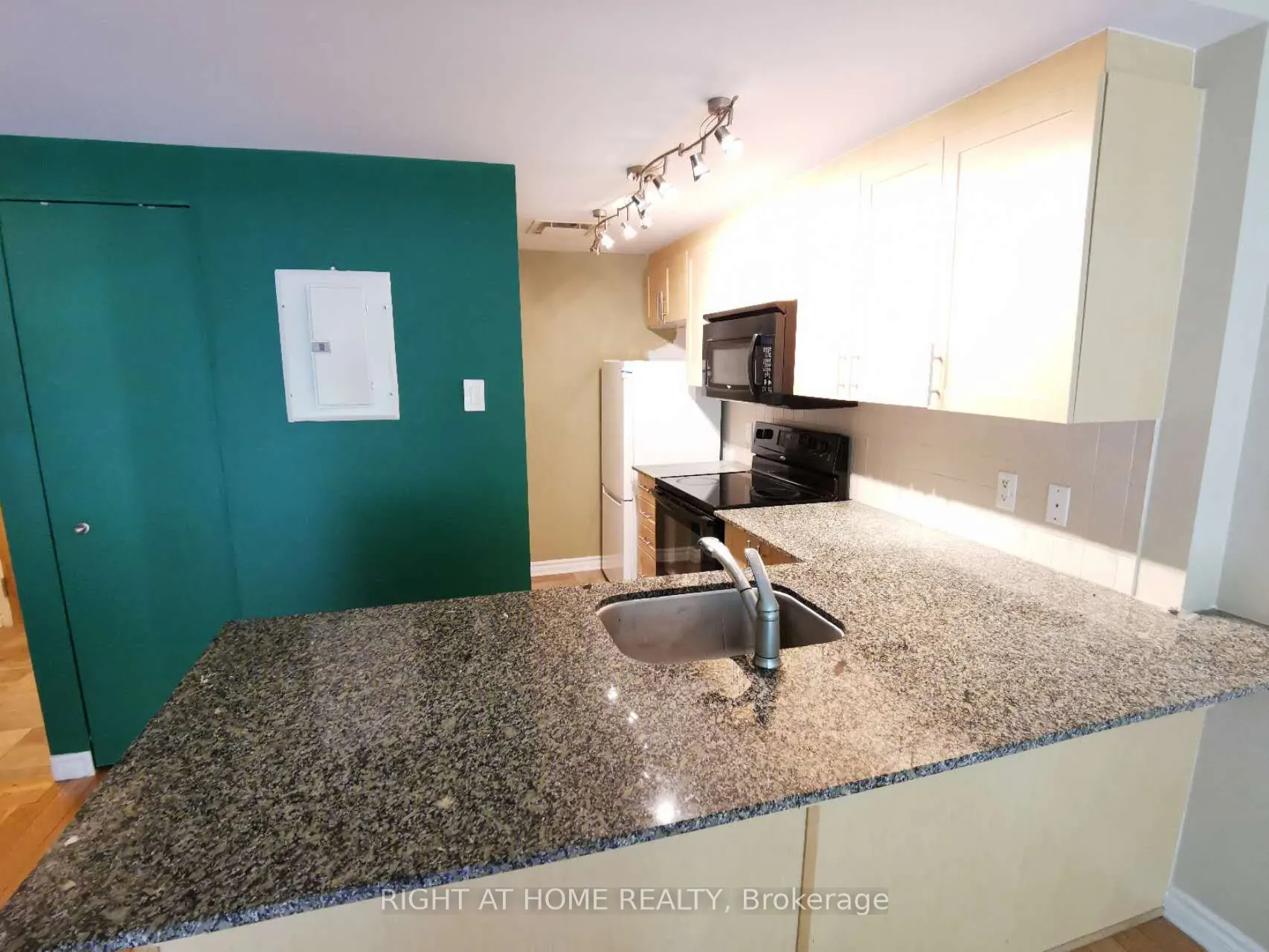 250 Lett Street, #117