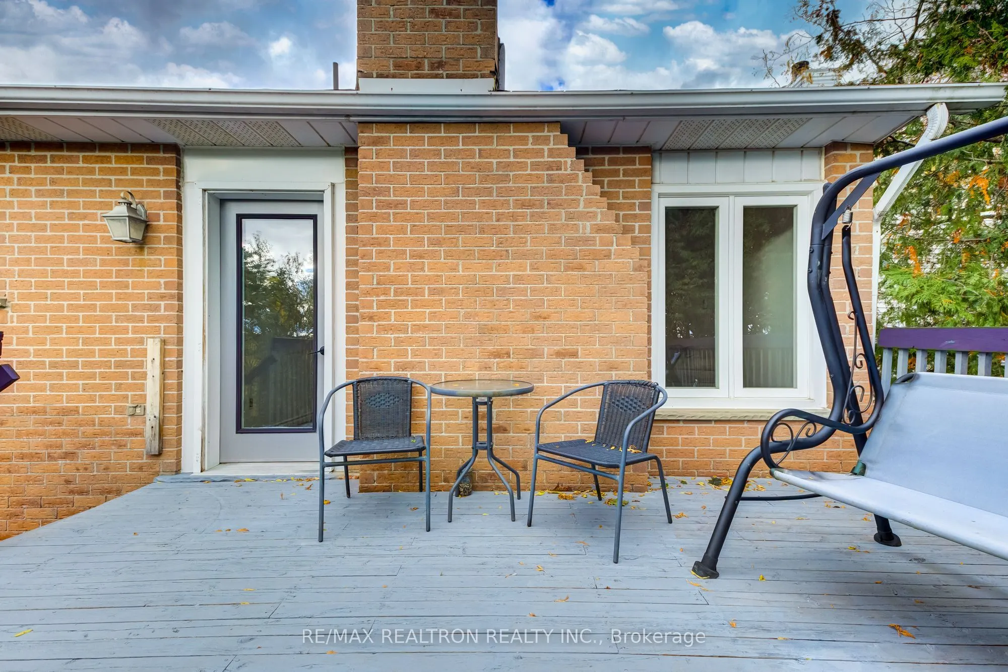 70 Pinnacle Crescent