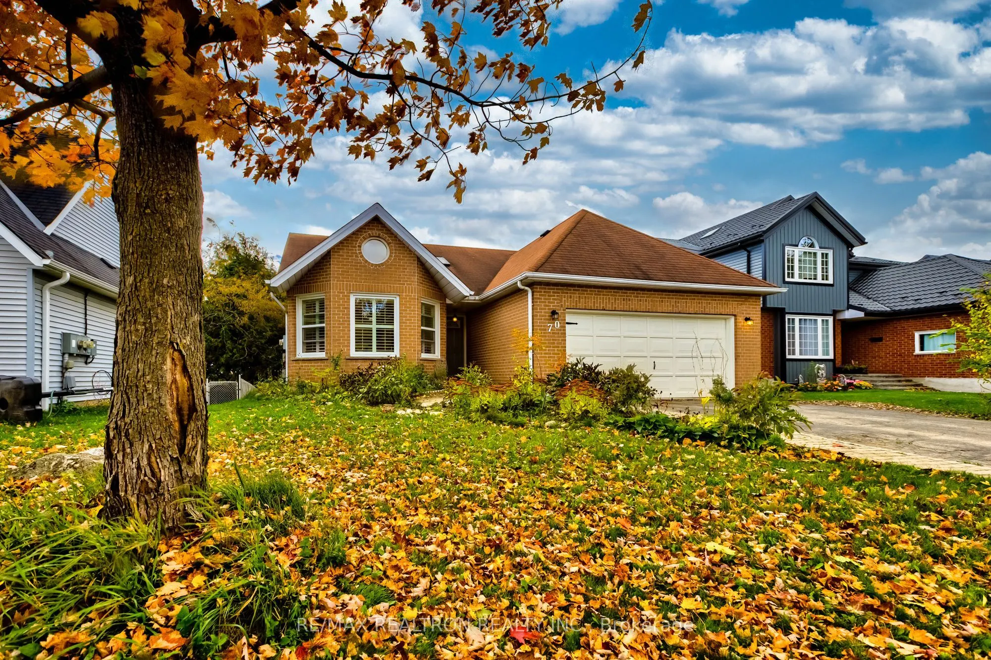 70 Pinnacle Crescent