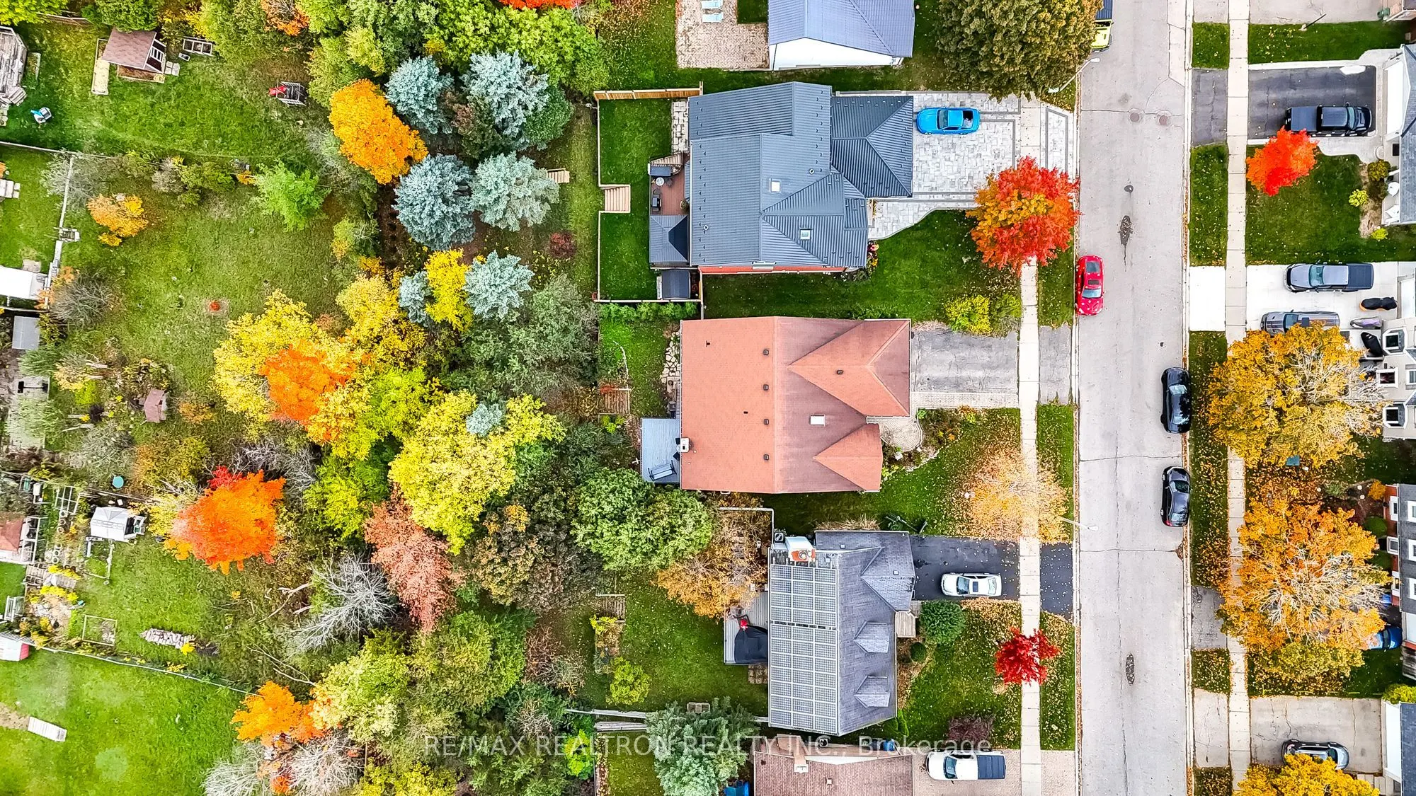 70 Pinnacle Crescent