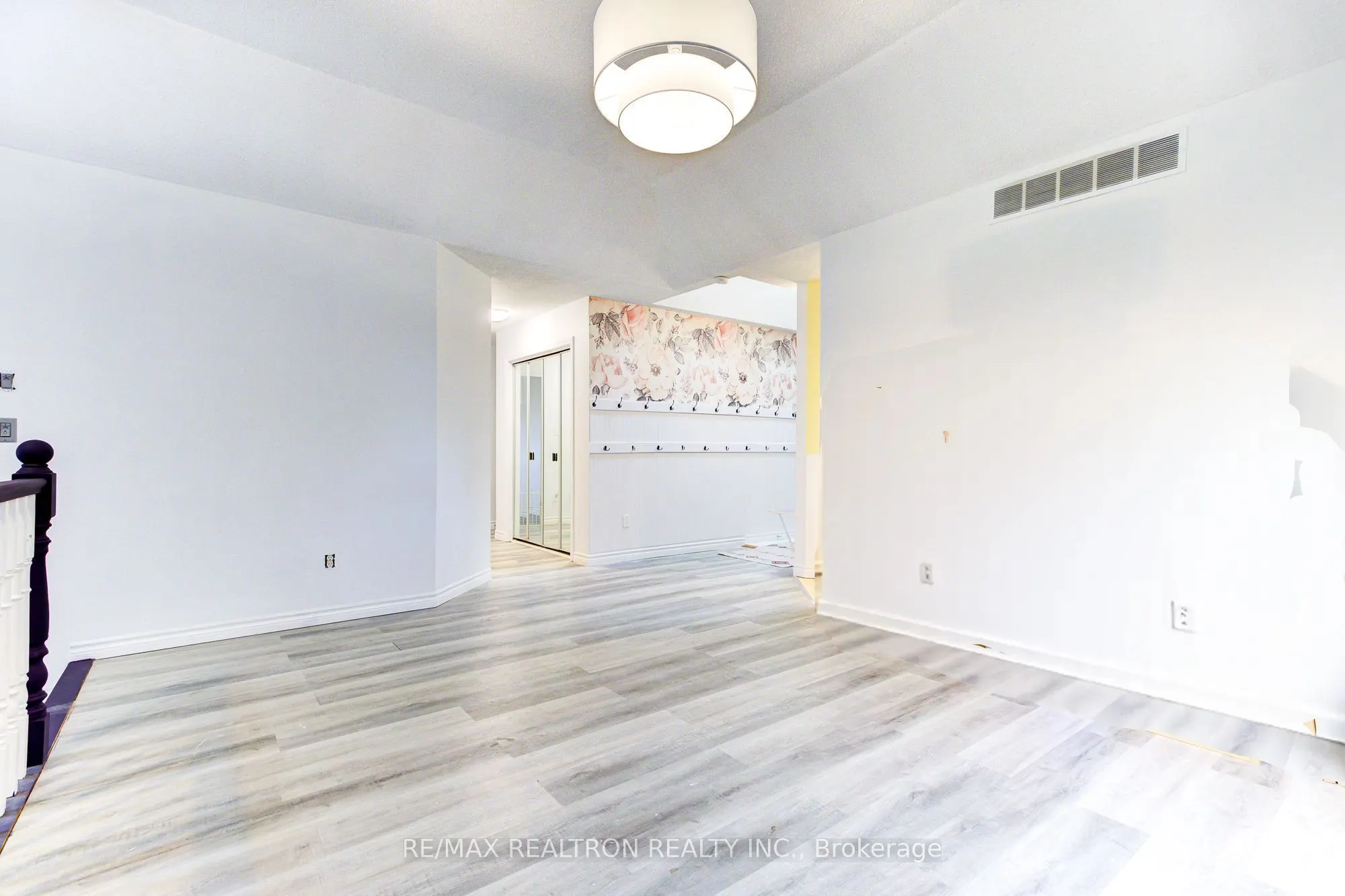 70 Pinnacle Crescent