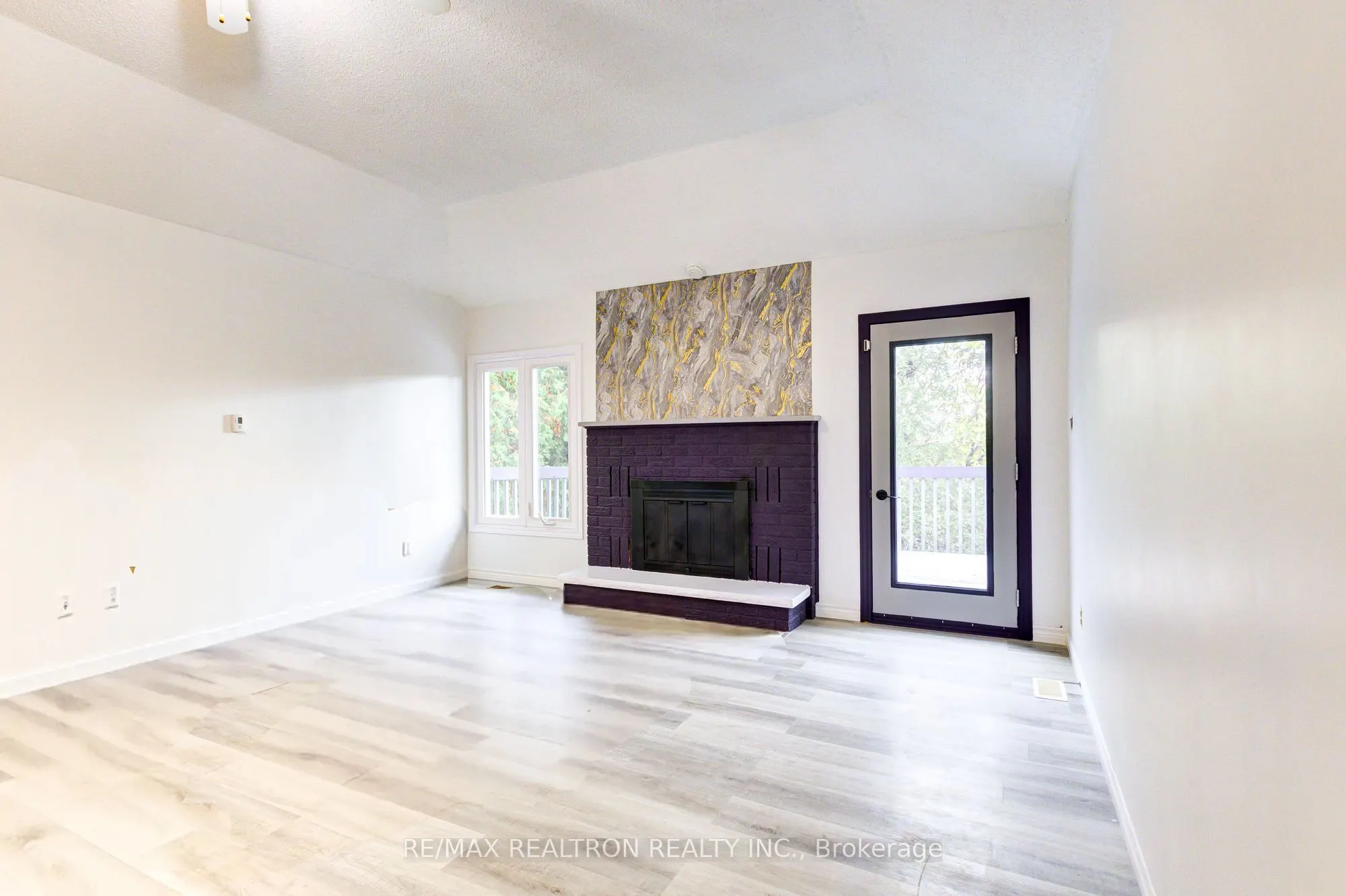 70 Pinnacle Crescent