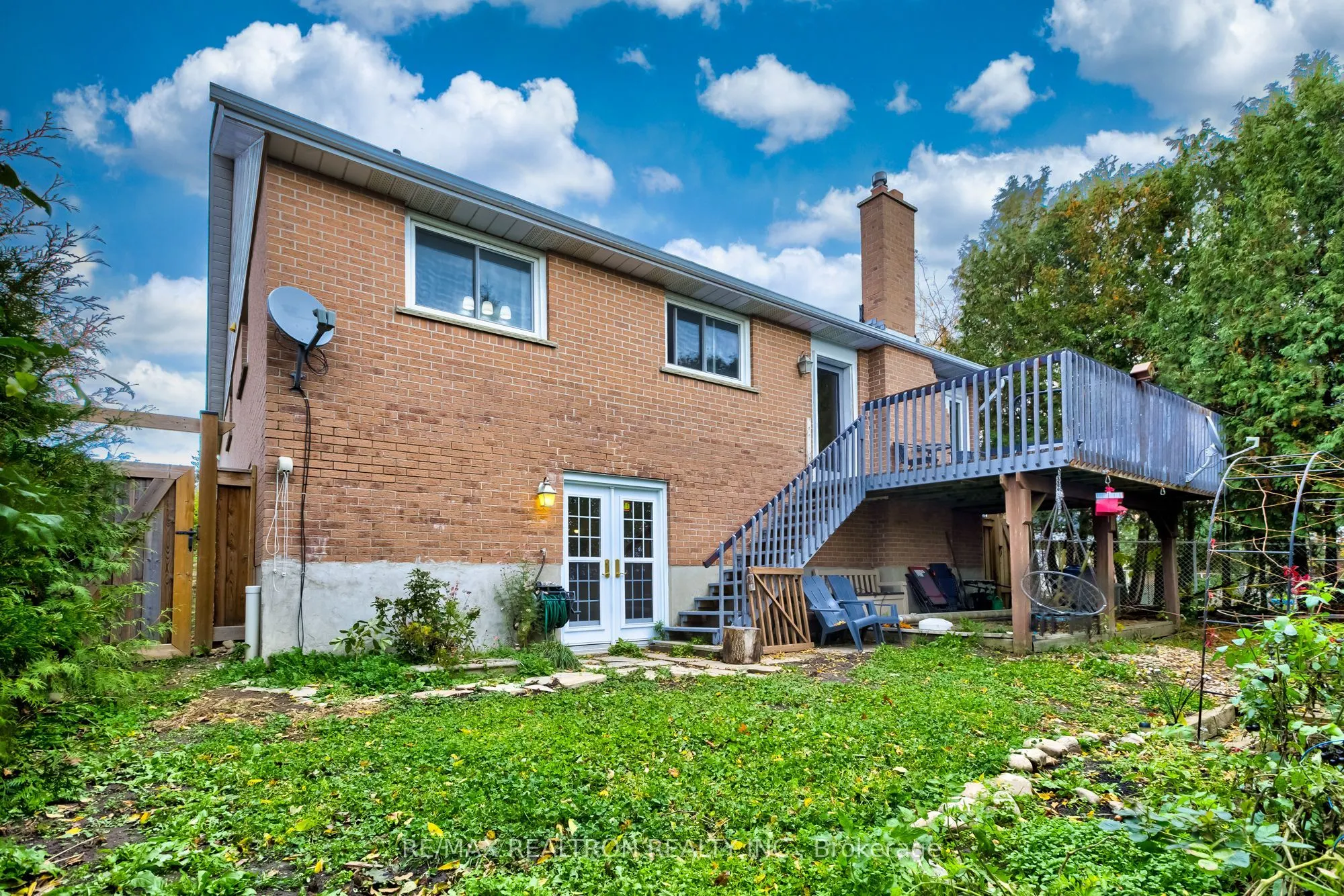 70 Pinnacle Crescent
