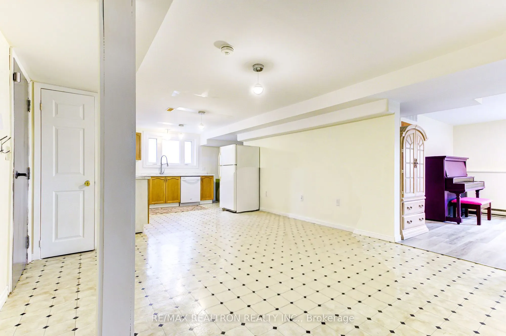 70 Pinnacle Crescent