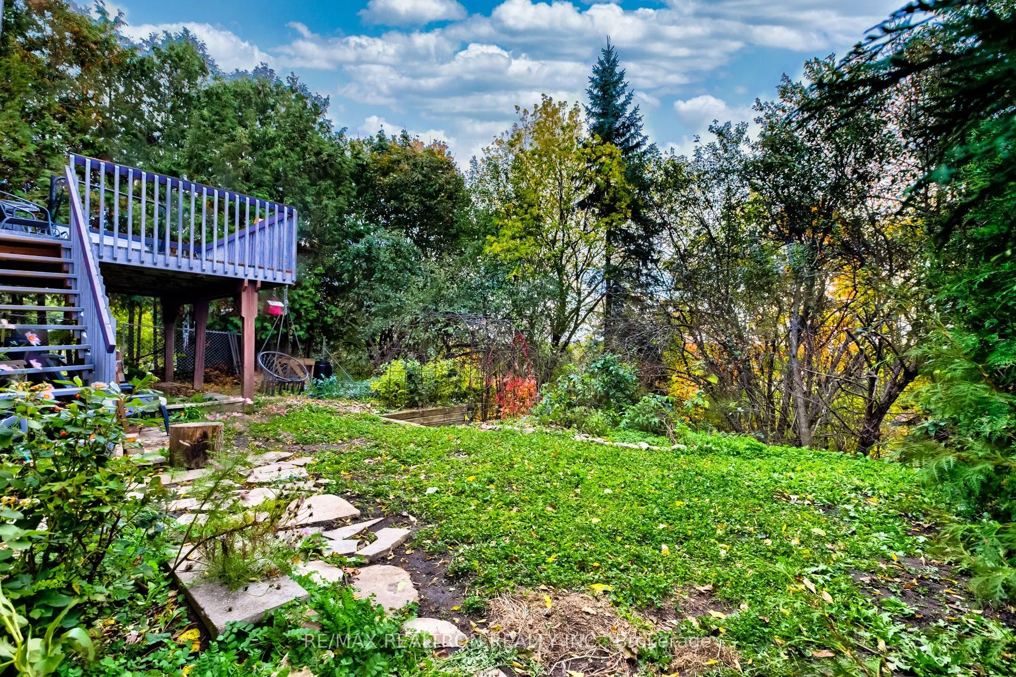 70 Pinnacle Crescent