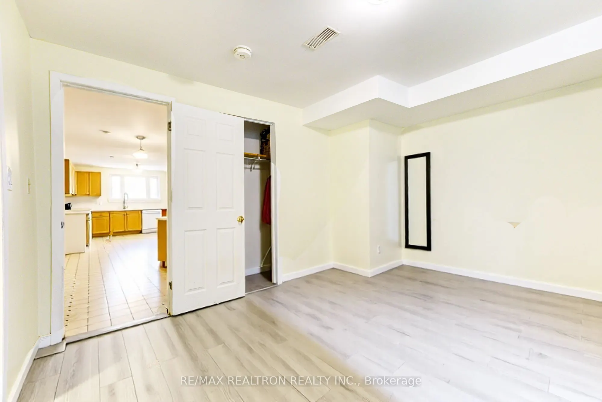 70 Pinnacle Crescent