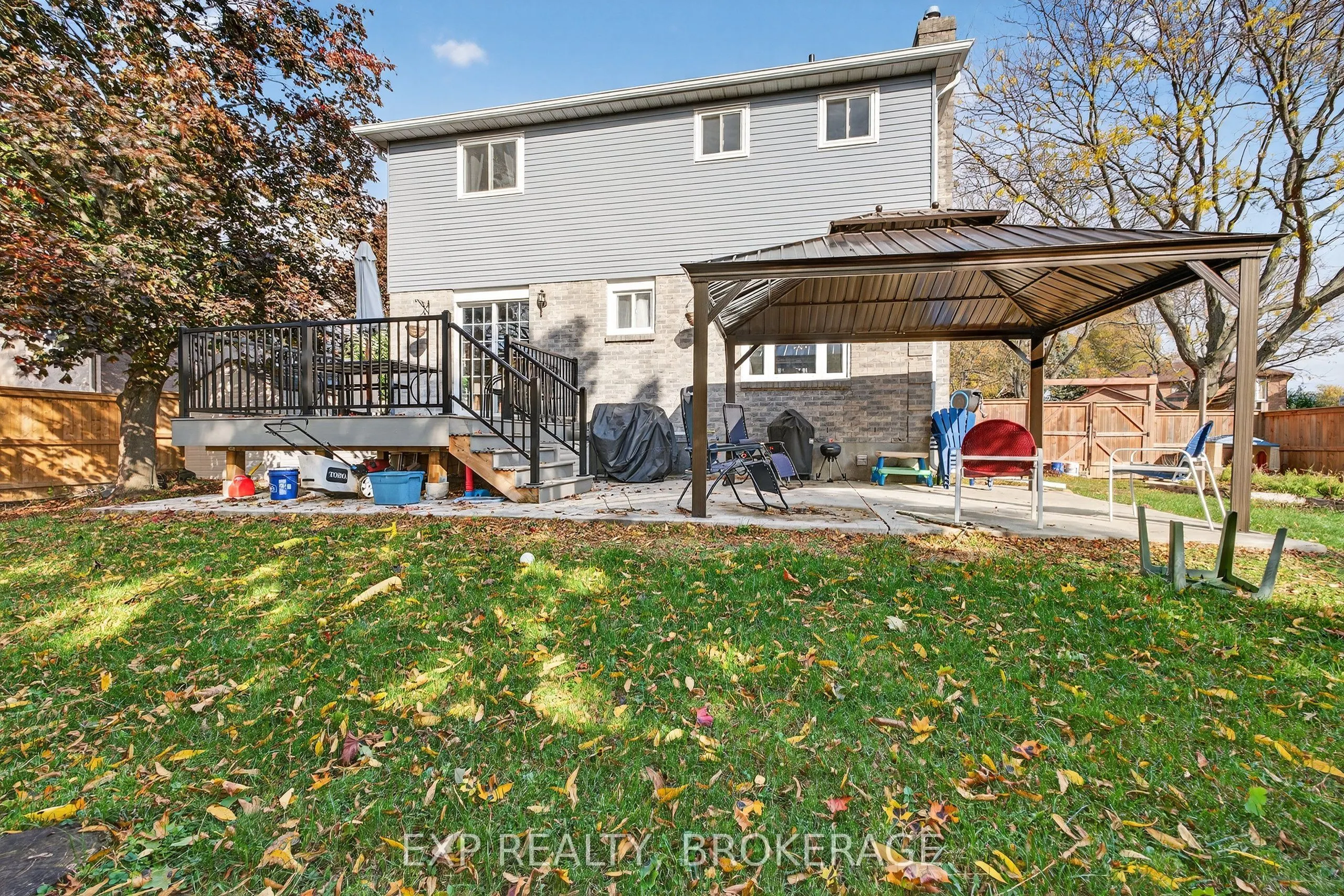 50 CHARTWELL Crescent