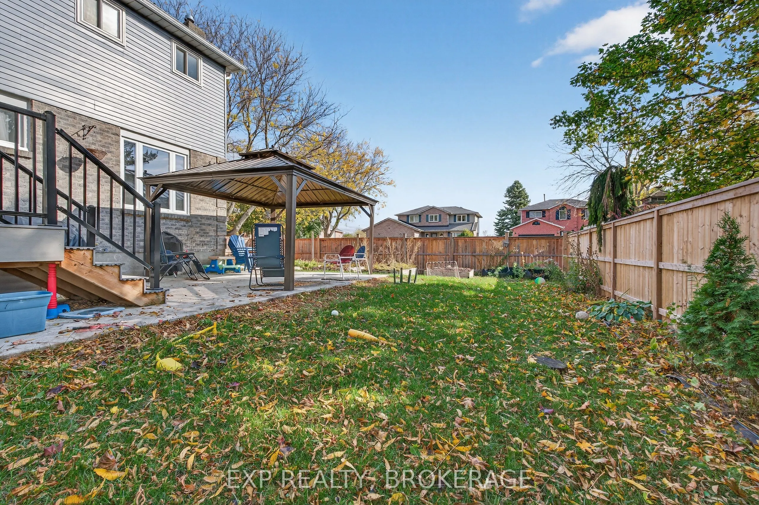 50 CHARTWELL Crescent